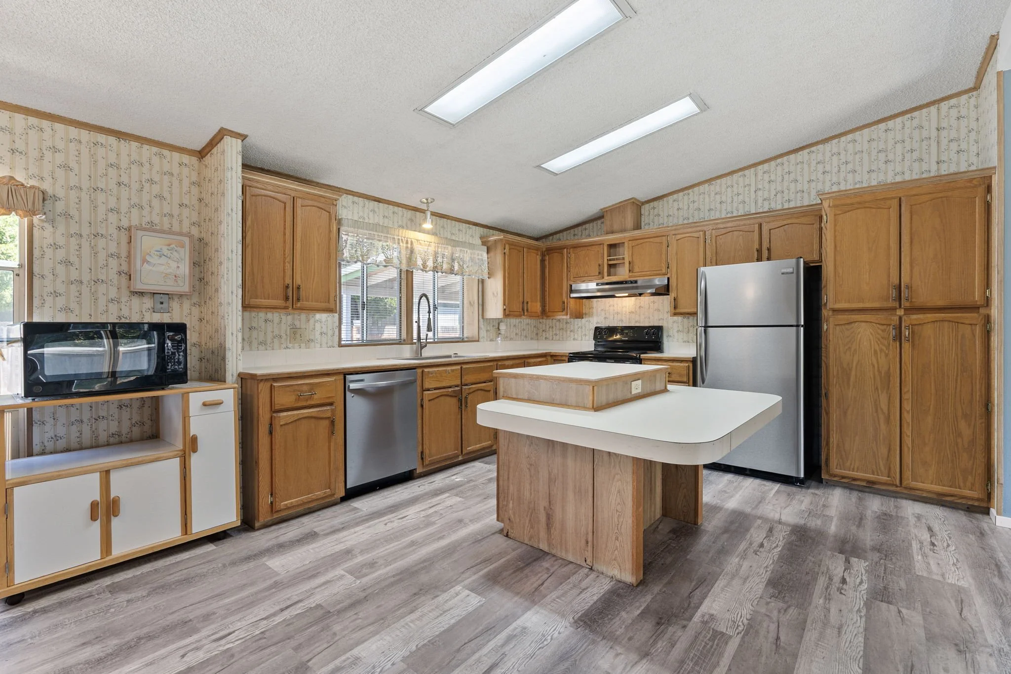 4-web-or-mls-2084-se-hastings-ln.jpg