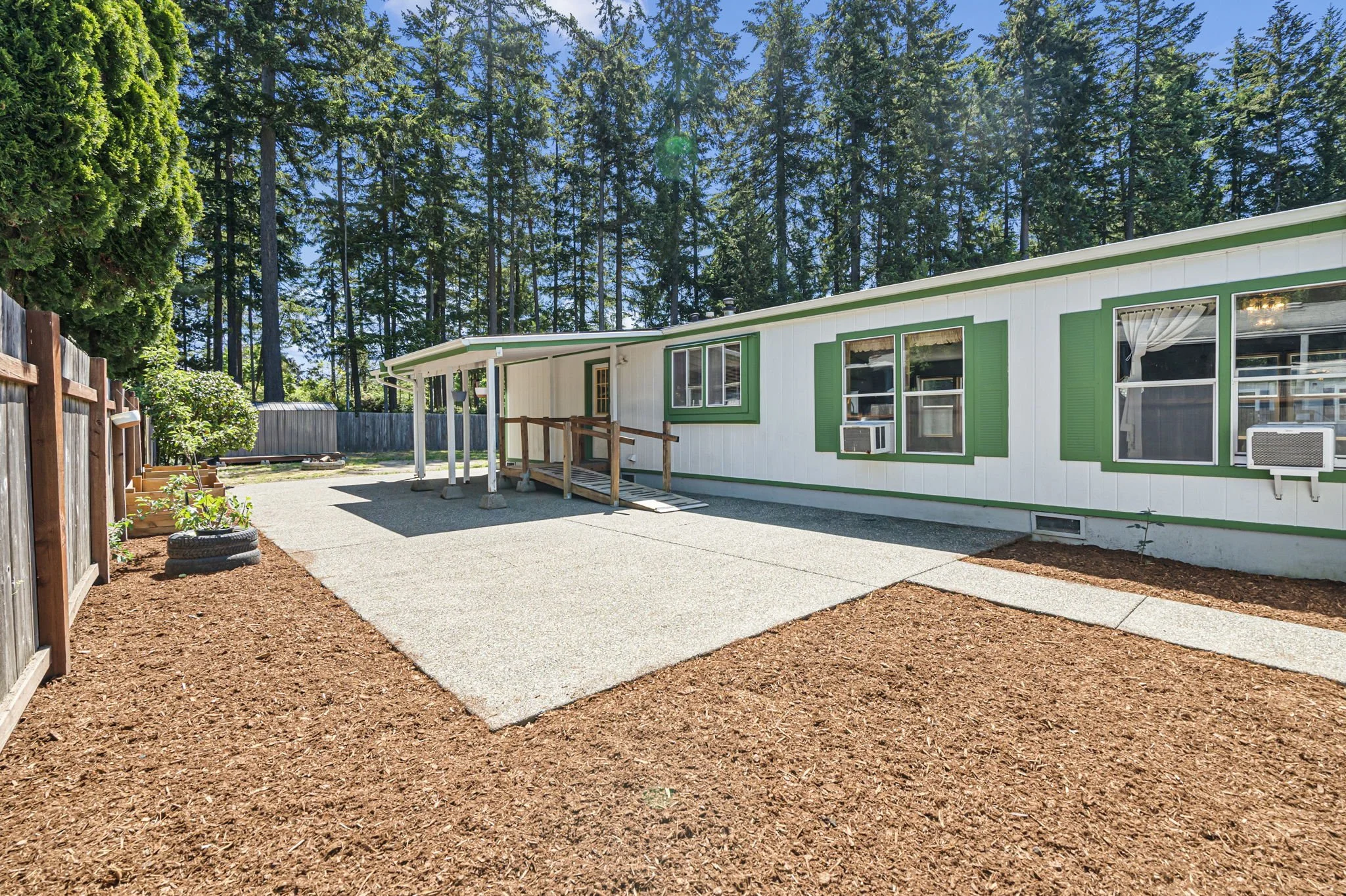16-web-or-mls-2084-se-hastings-ln.jpg