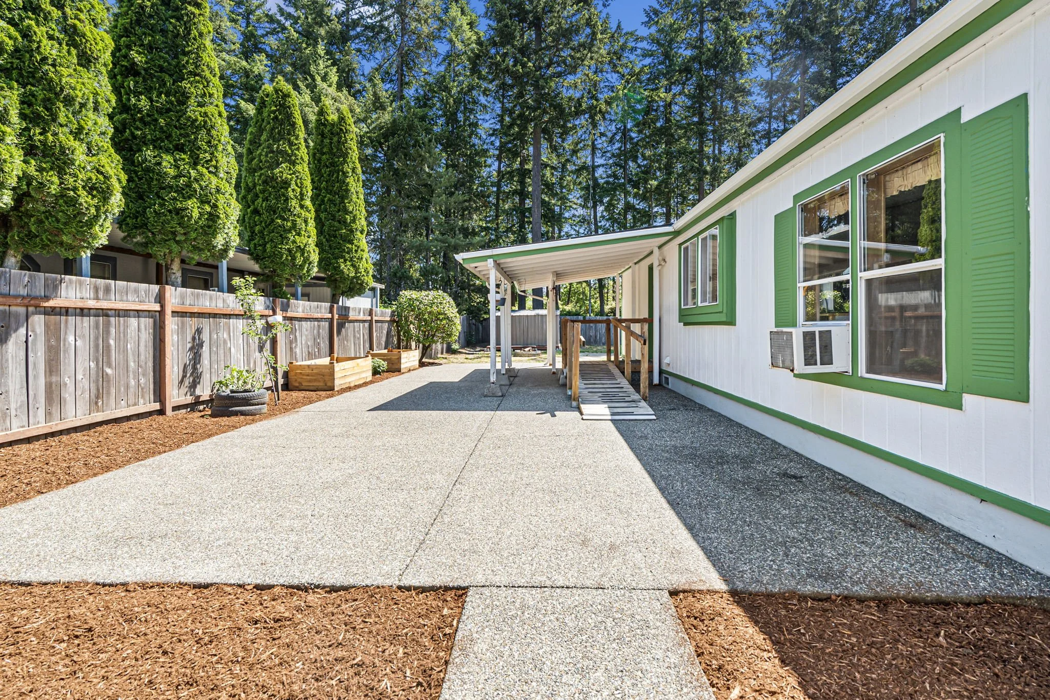 17-web-or-mls-2084-se-hastings-ln.jpg