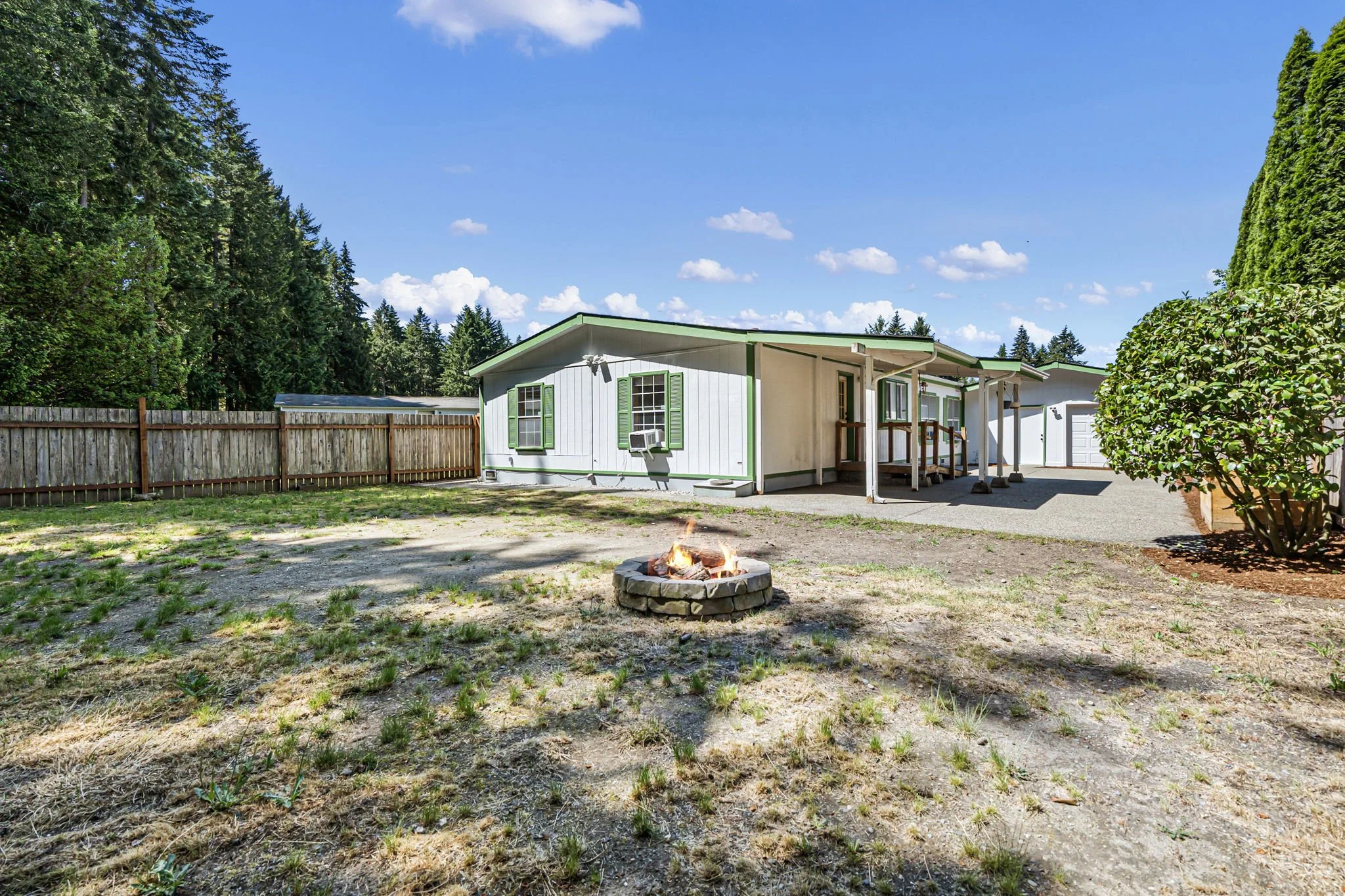 18-web-or-mls-2084-se-hastings-ln.jpg