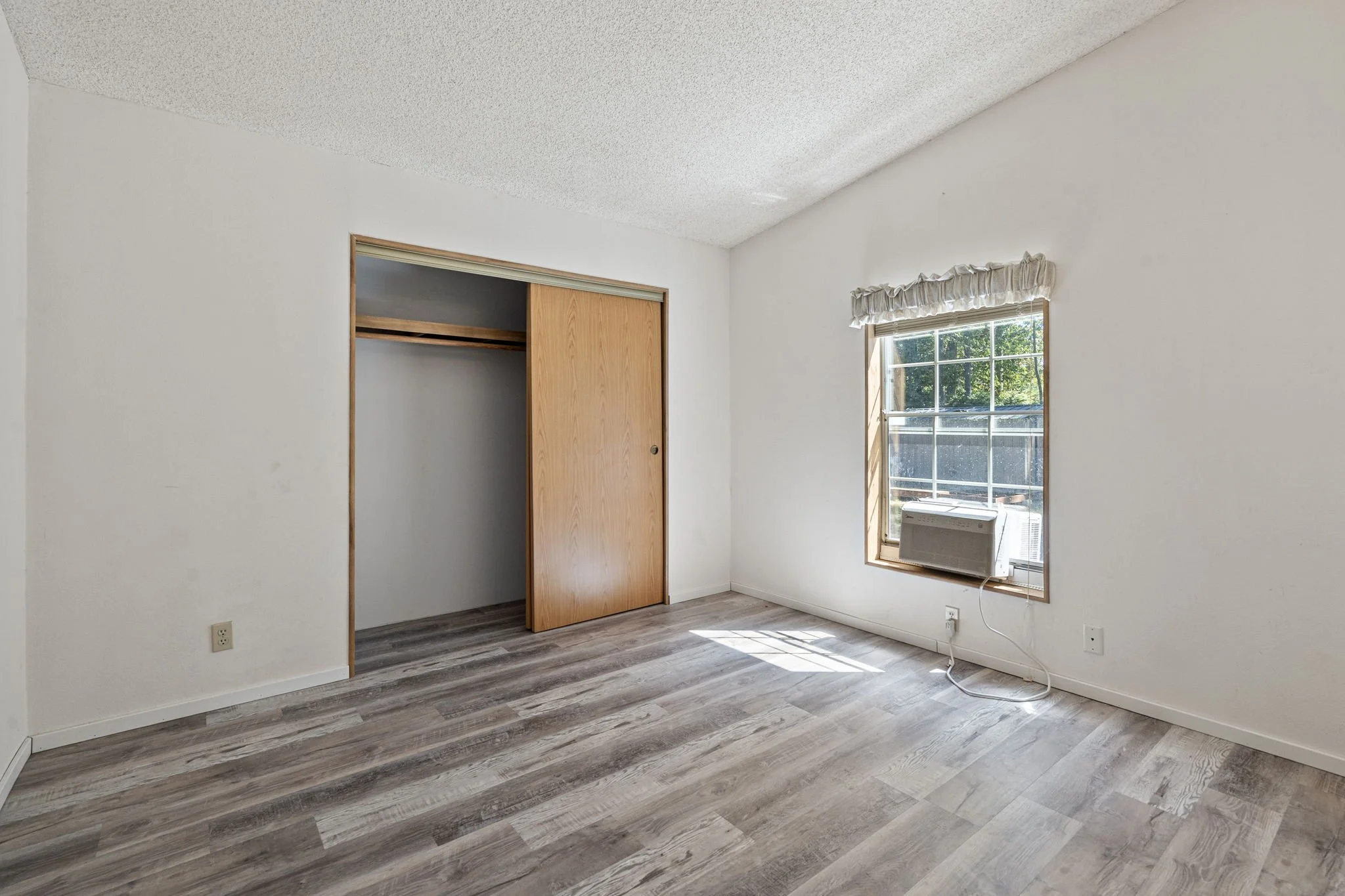 30-web-or-mls-2084-se-hastings-ln.jpg