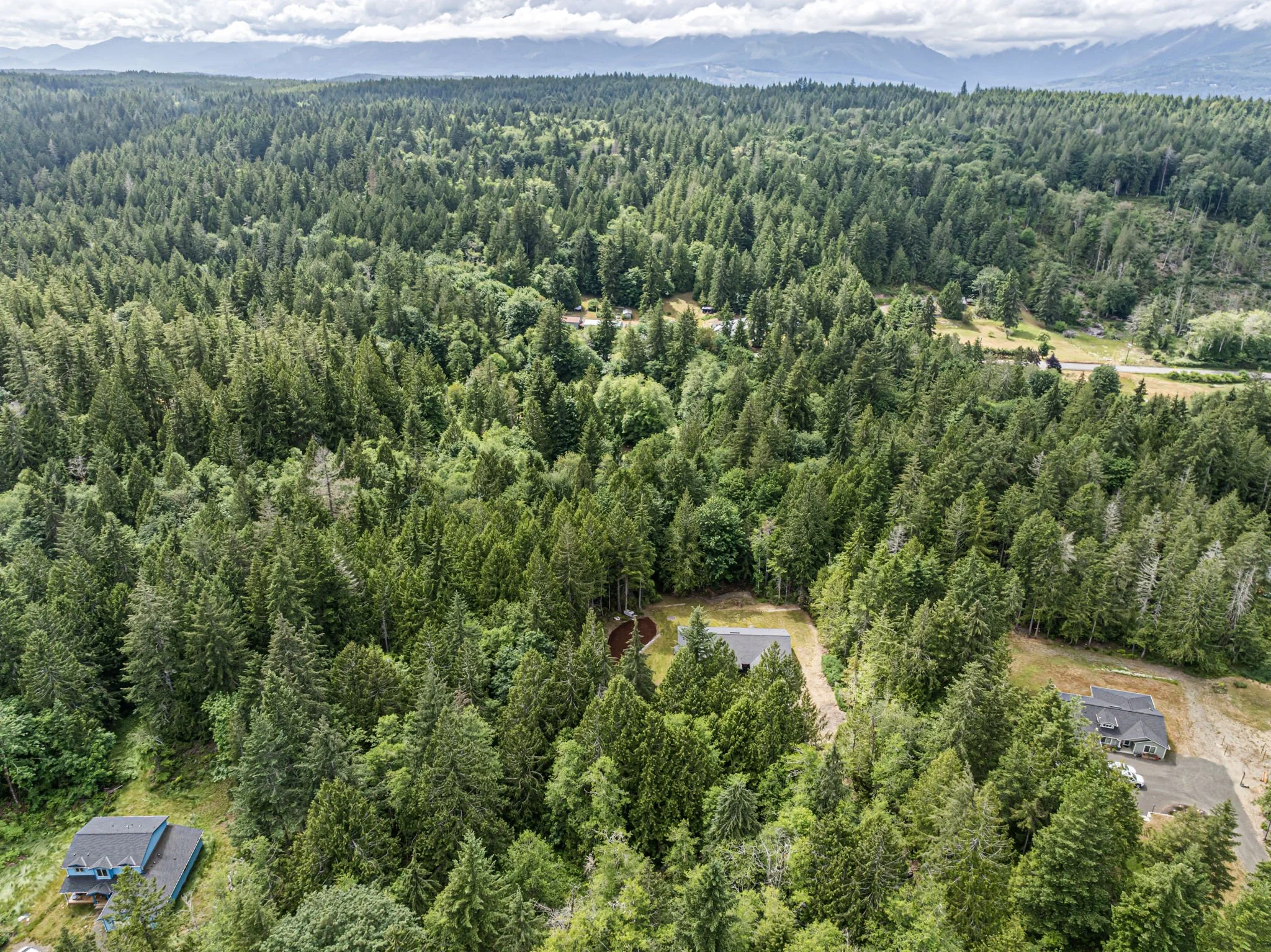 2-web-or-mls-7761-larson-ln-nw.jpg