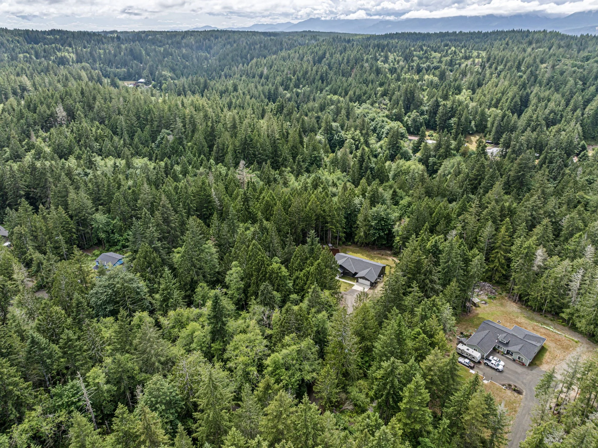 3-web-or-mls-7761-larson-ln-nw.jpg