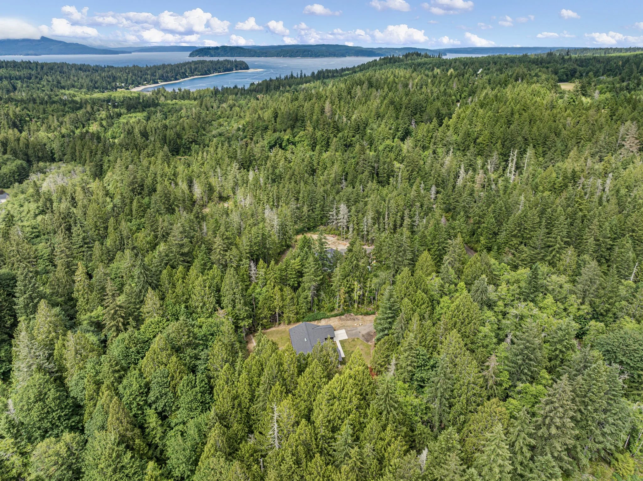 5-web-or-mls-7761-larson-ln-nw.jpg