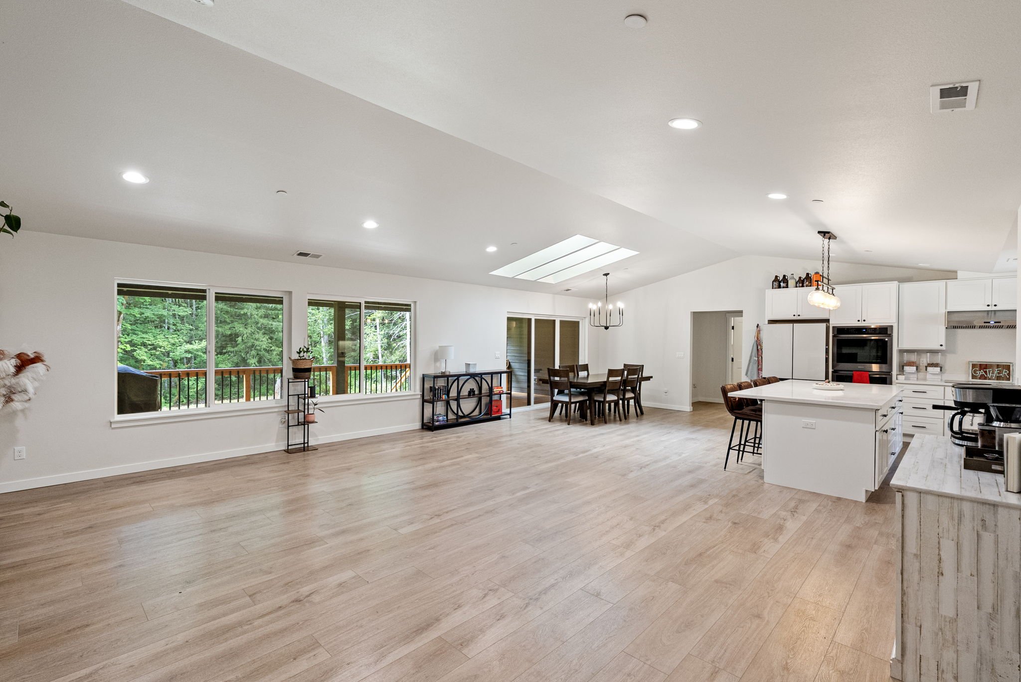 14-web-or-mls-7761-larson-ln-nw.jpg