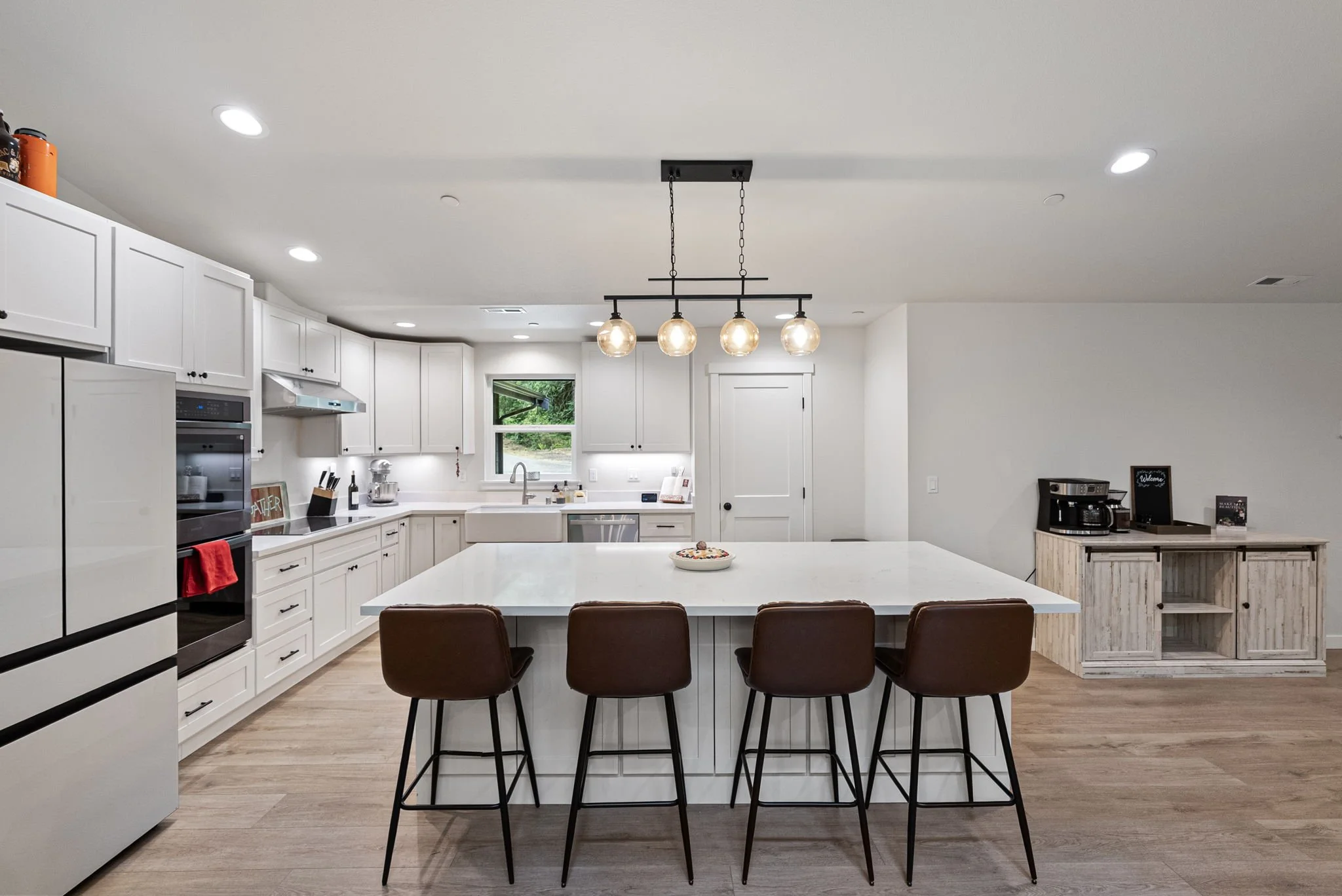 20-web-or-mls-7761-larson-ln-nw.jpg