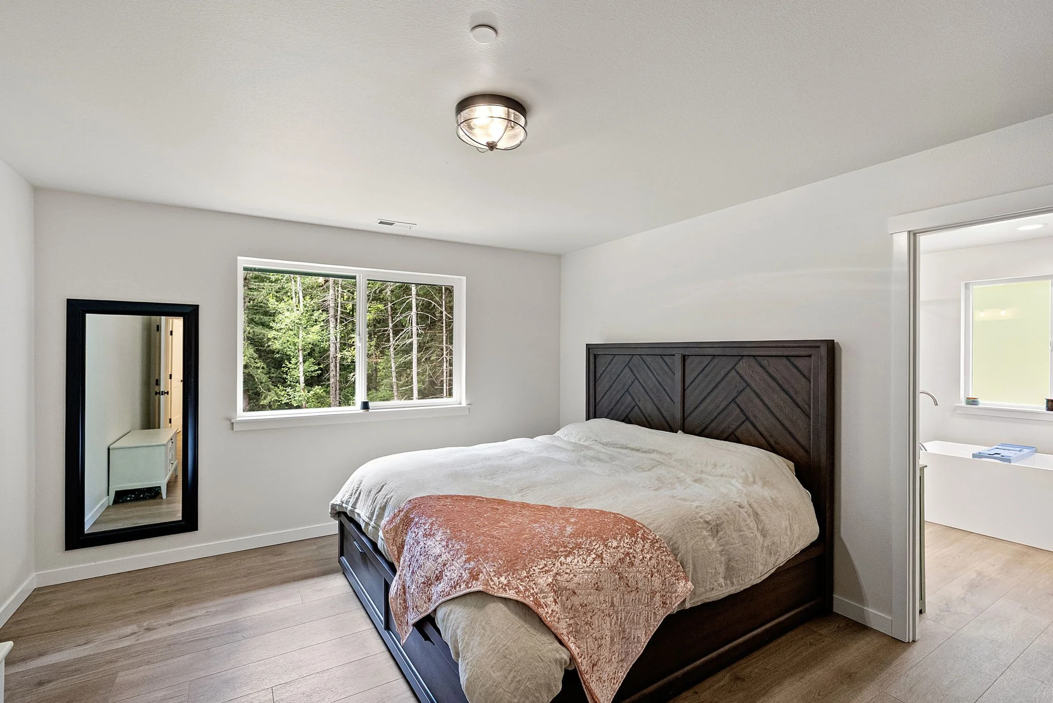 26-web-or-mls-7761-larson-ln-nw.jpg