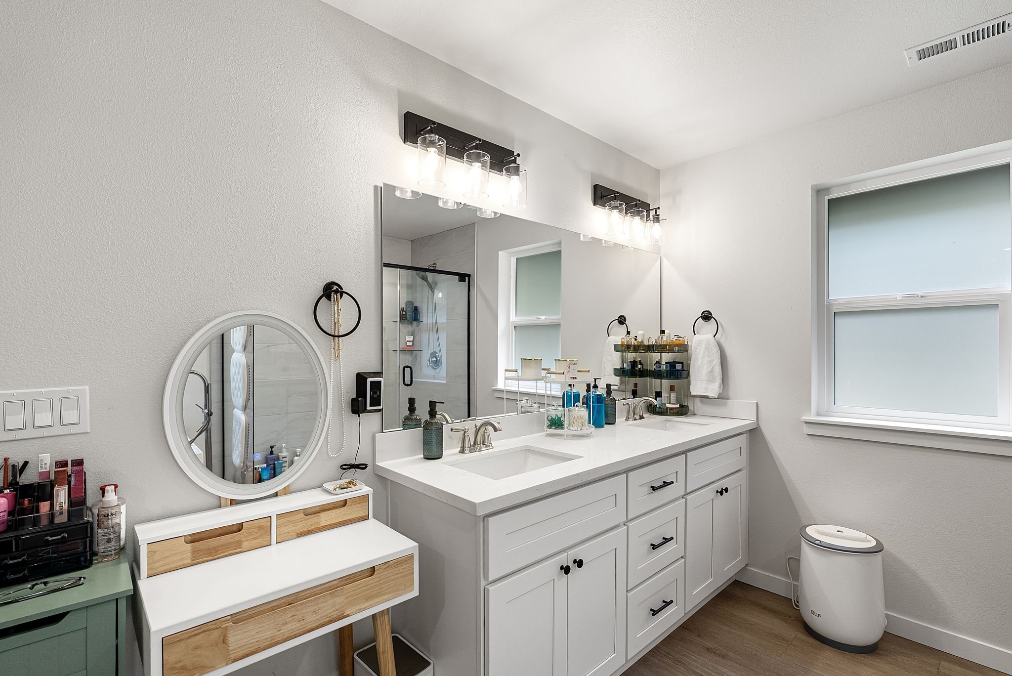 30-web-or-mls-7761-larson-ln-nw.jpg