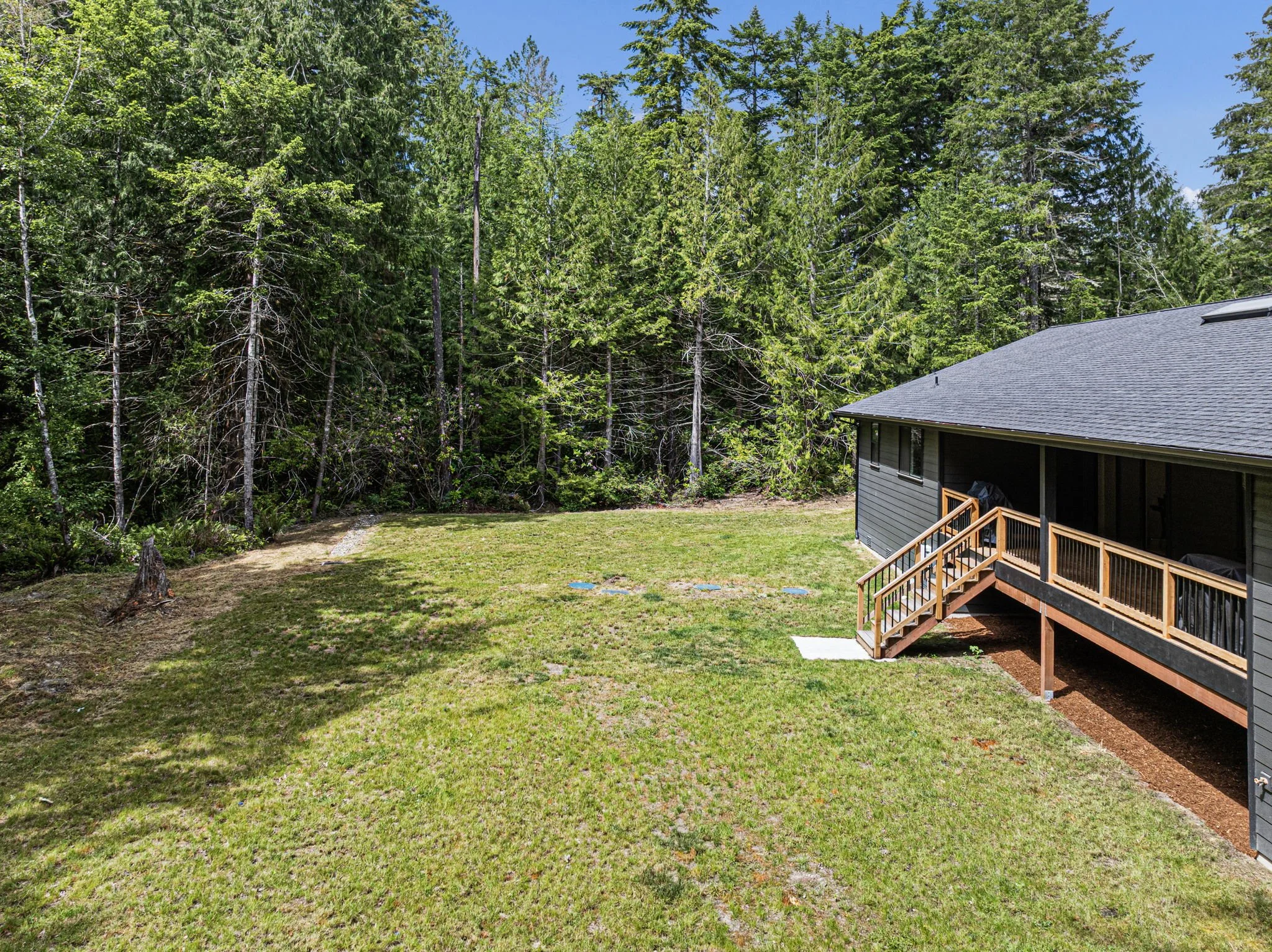 45-web-or-mls-7761-larson-ln-nw.jpg