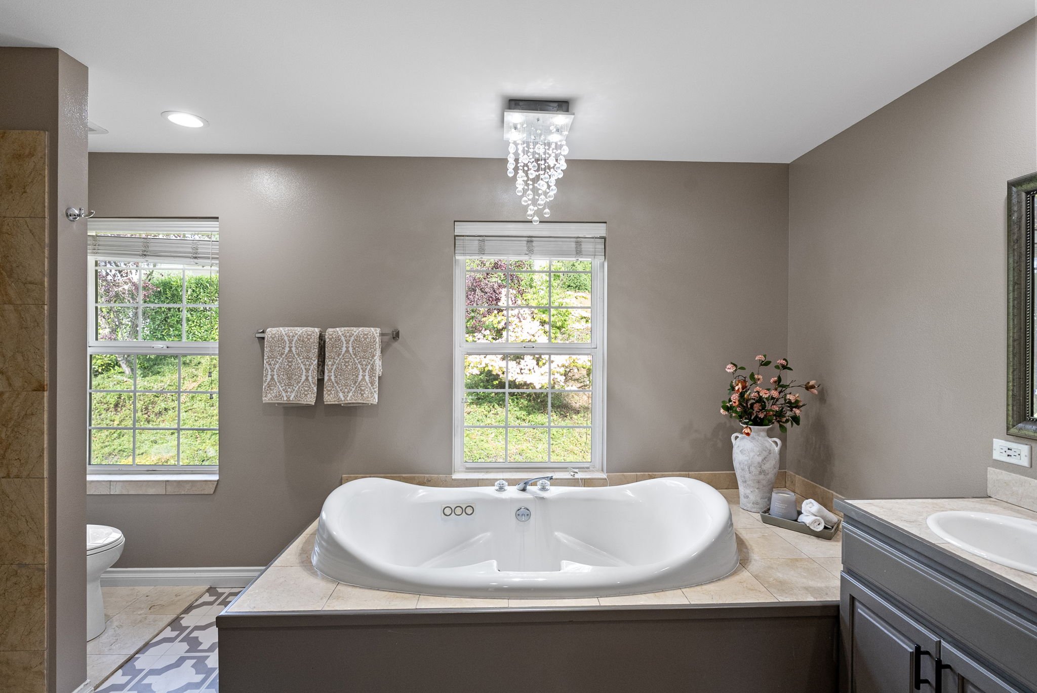 36-web-or-mls-2606-ne-lillehammer-ln.jpg