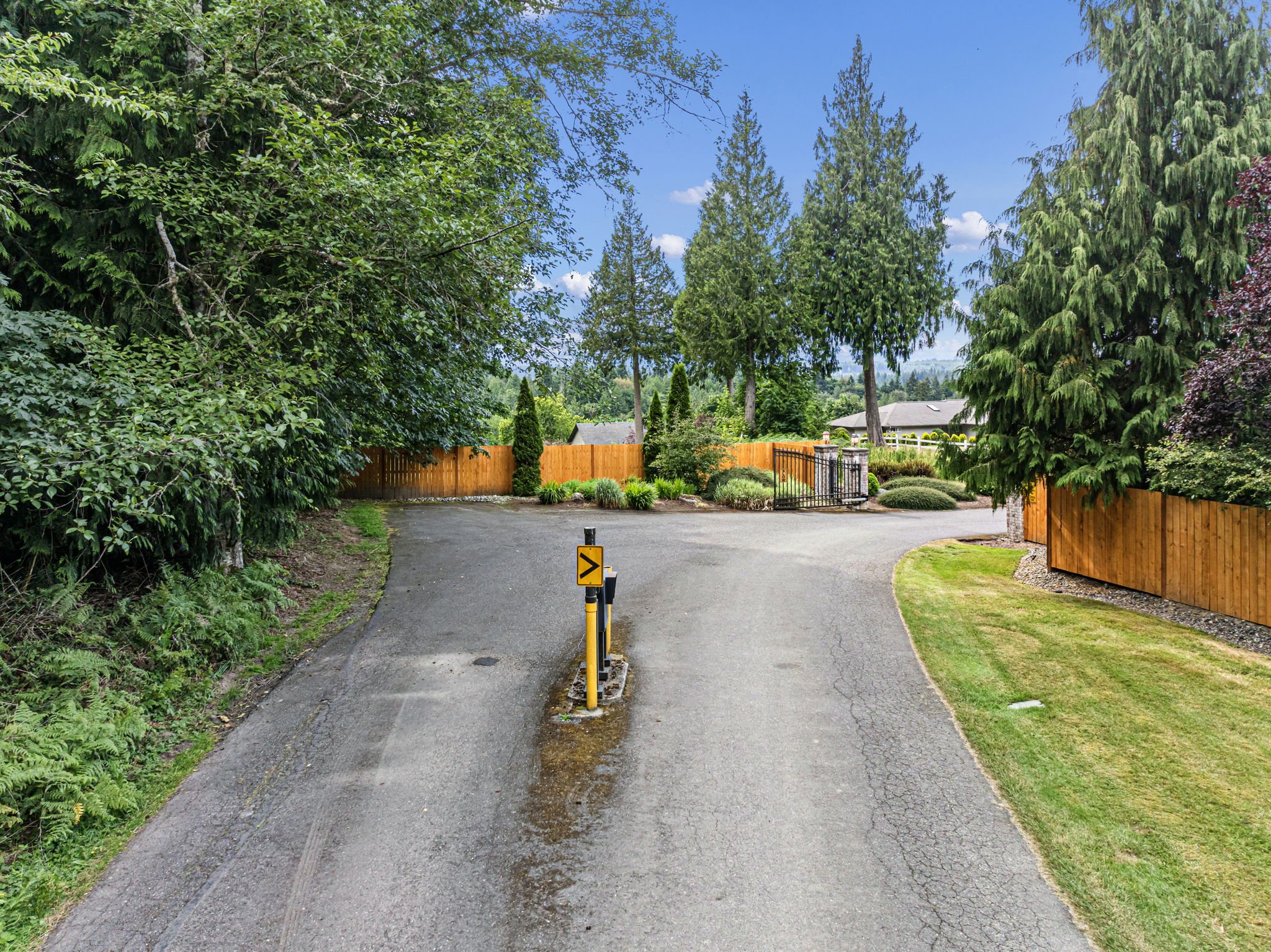 61-web-or-mls-2606-ne-lillehammer-ln.jpg