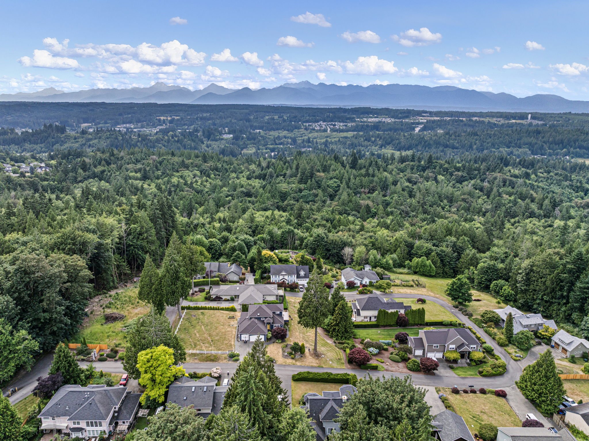 63-web-or-mls-2606-ne-lillehammer-ln.jpg