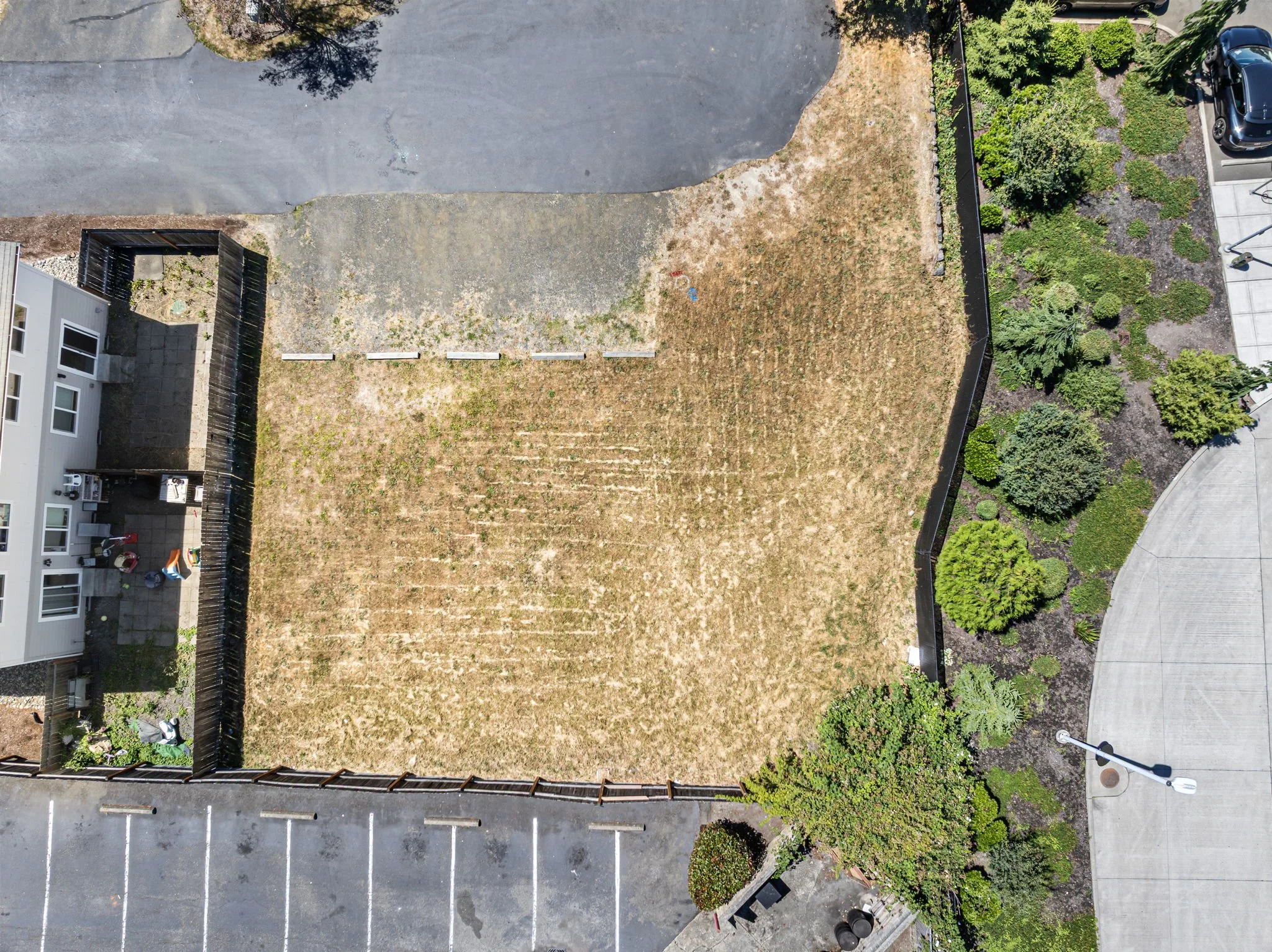 2-web-or-mls-1042-hanford-ave.jpg