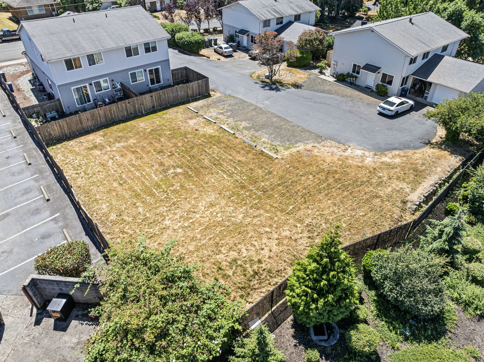 4-web-or-mls-1042-hanford-ave.jpg