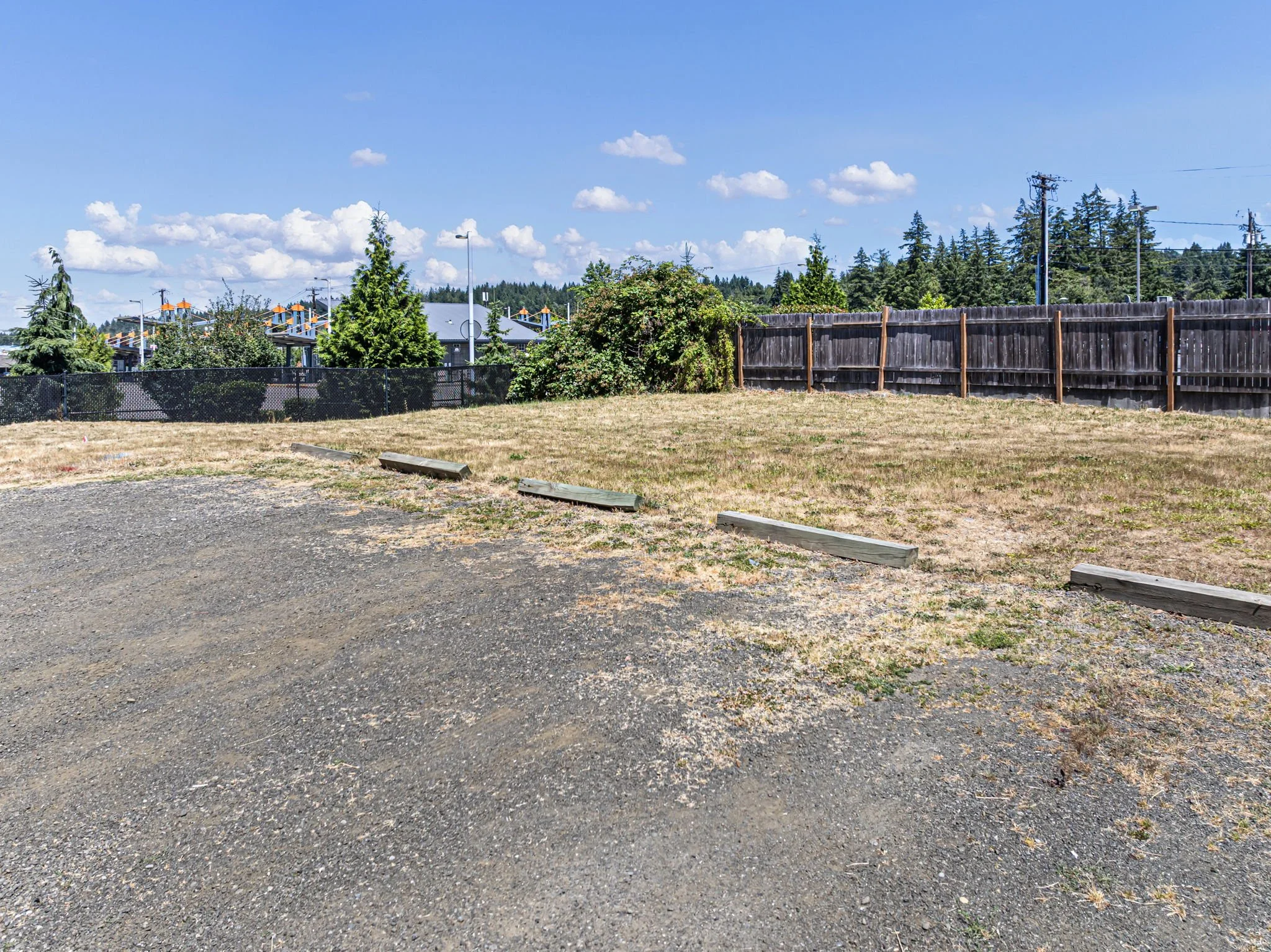 5-web-or-mls-1042-hanford-ave.jpg