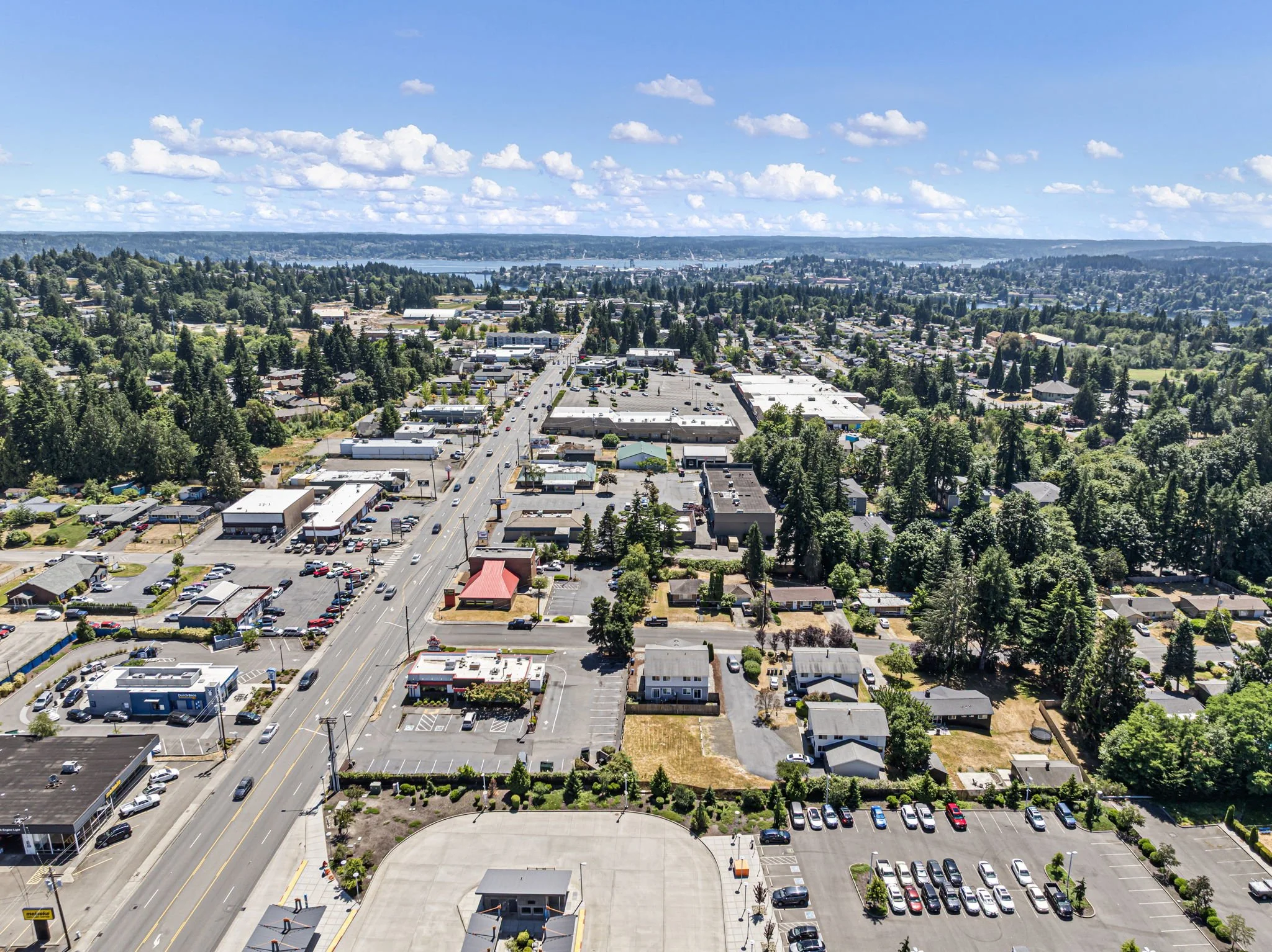 7-web-or-mls-1042-hanford-ave.jpg