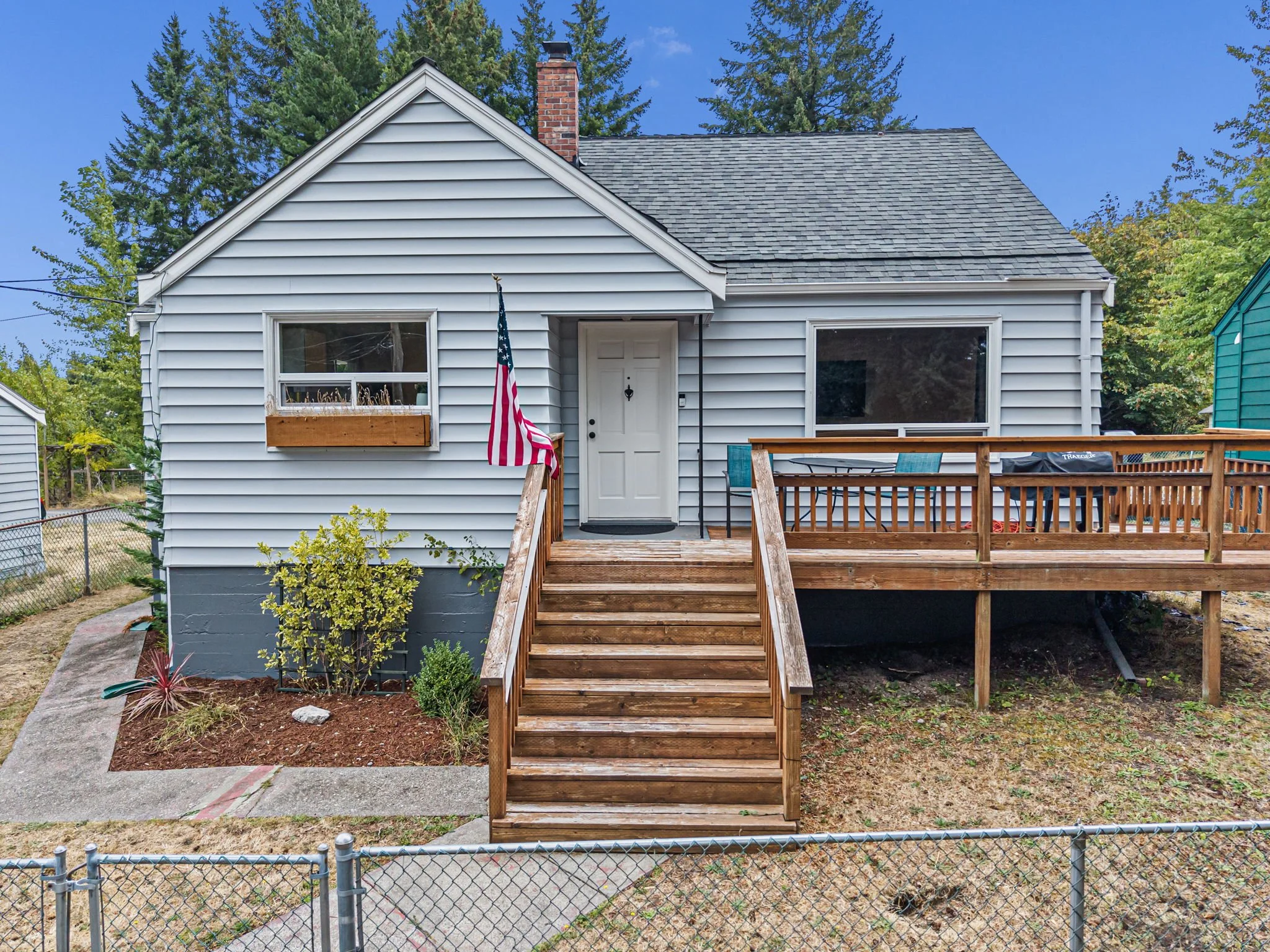 1-web-or-mls-224-bremerton-blvd.jpg