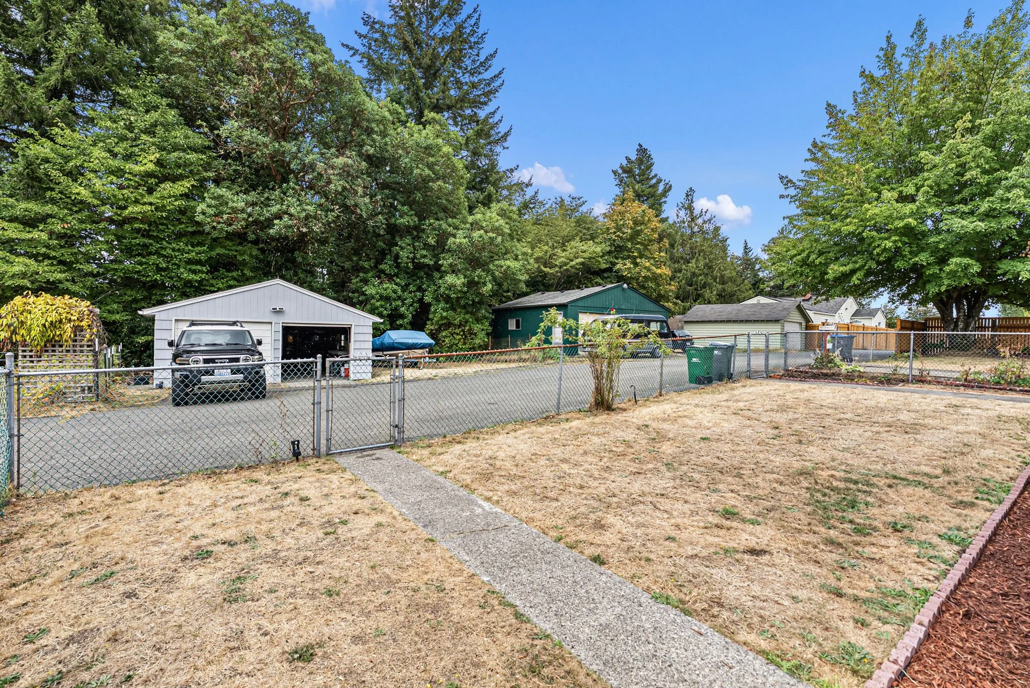 6-web-or-mls-224-bremerton-blvd.jpg