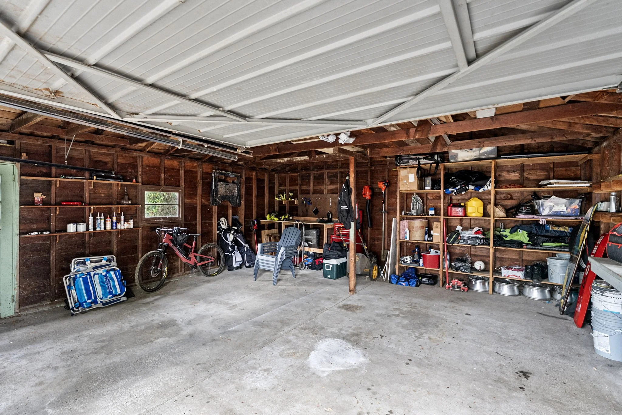 7-web-or-mls-224-bremerton-blvd.jpg