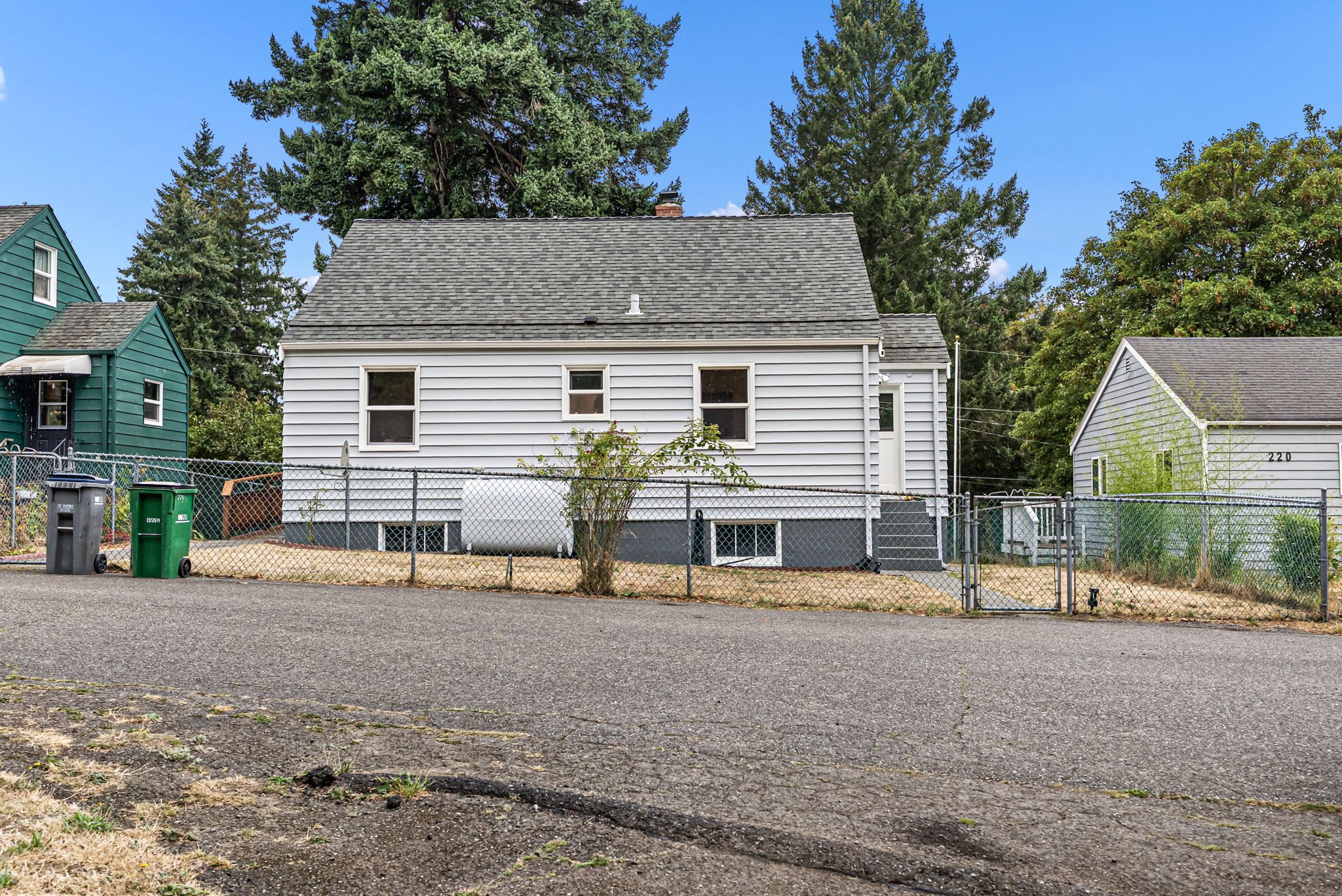8-web-or-mls-224-bremerton-blvd.jpg