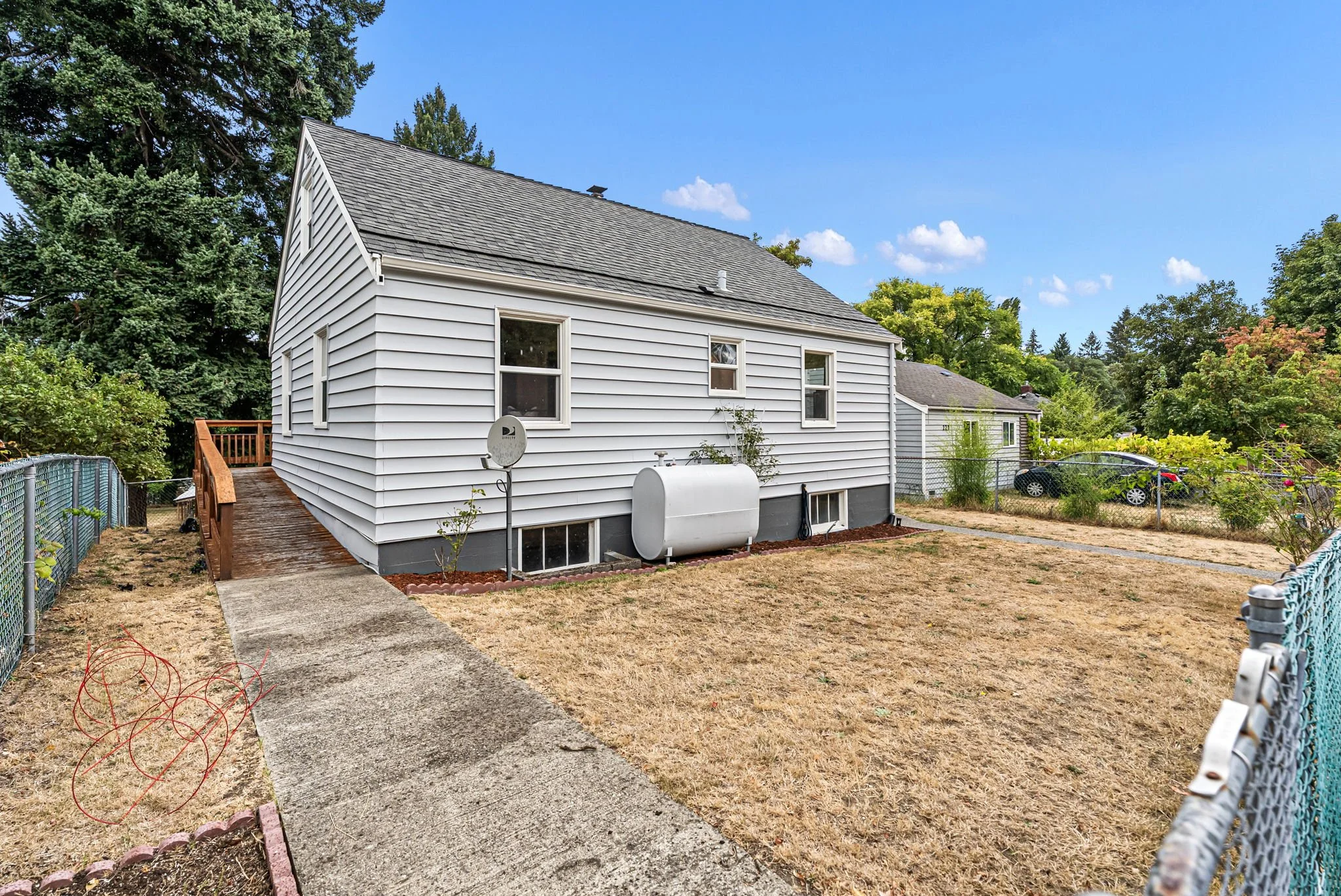9-web-or-mls-224-bremerton-blvd.jpg