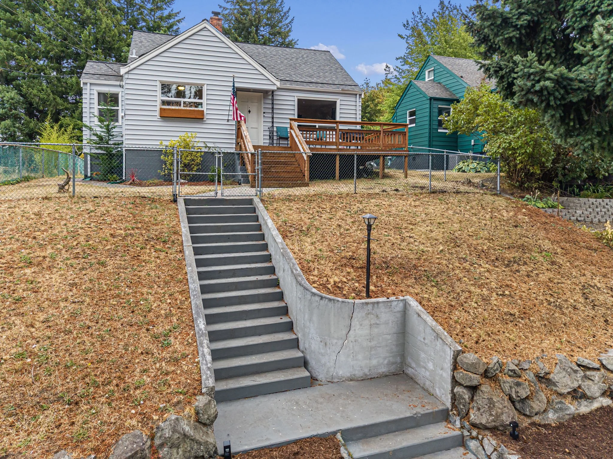 15-web-or-mls-224-bremerton-blvd.jpg