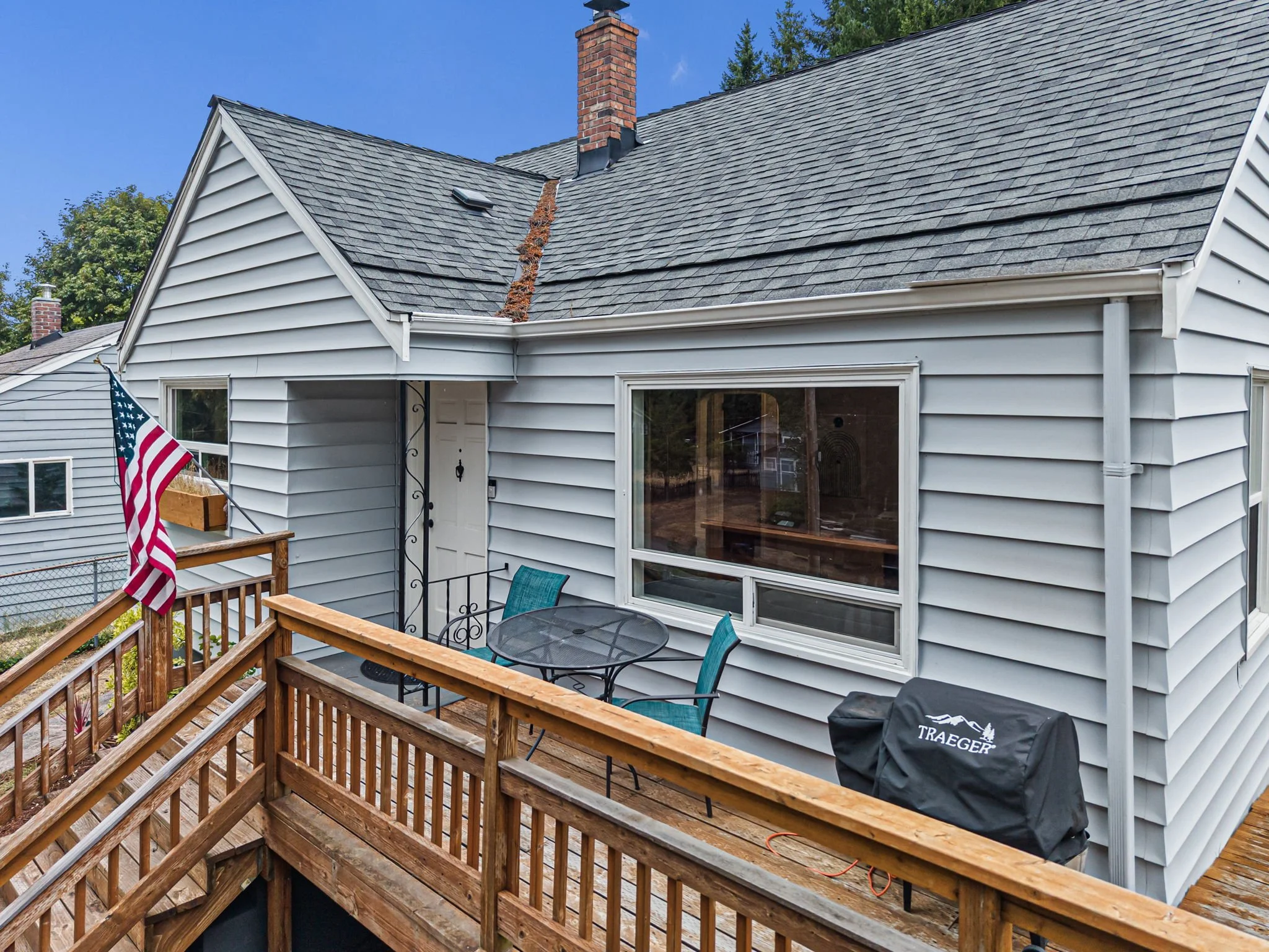 16-web-or-mls-224-bremerton-blvd.jpg