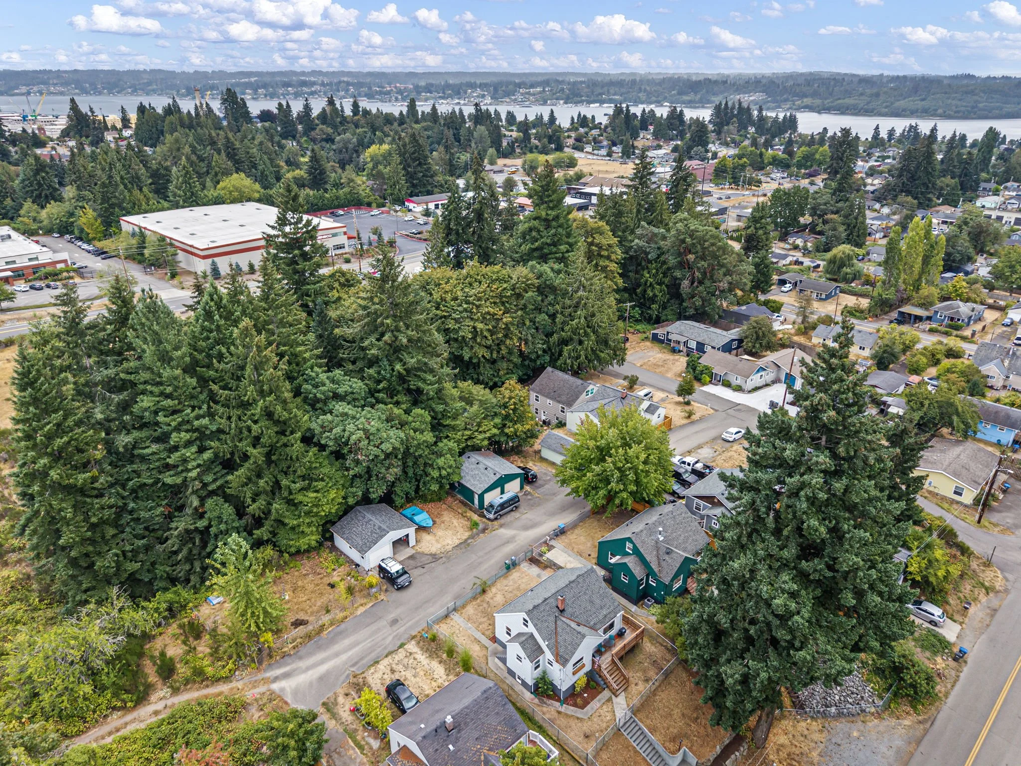 18-web-or-mls-224-bremerton-blvd.jpg