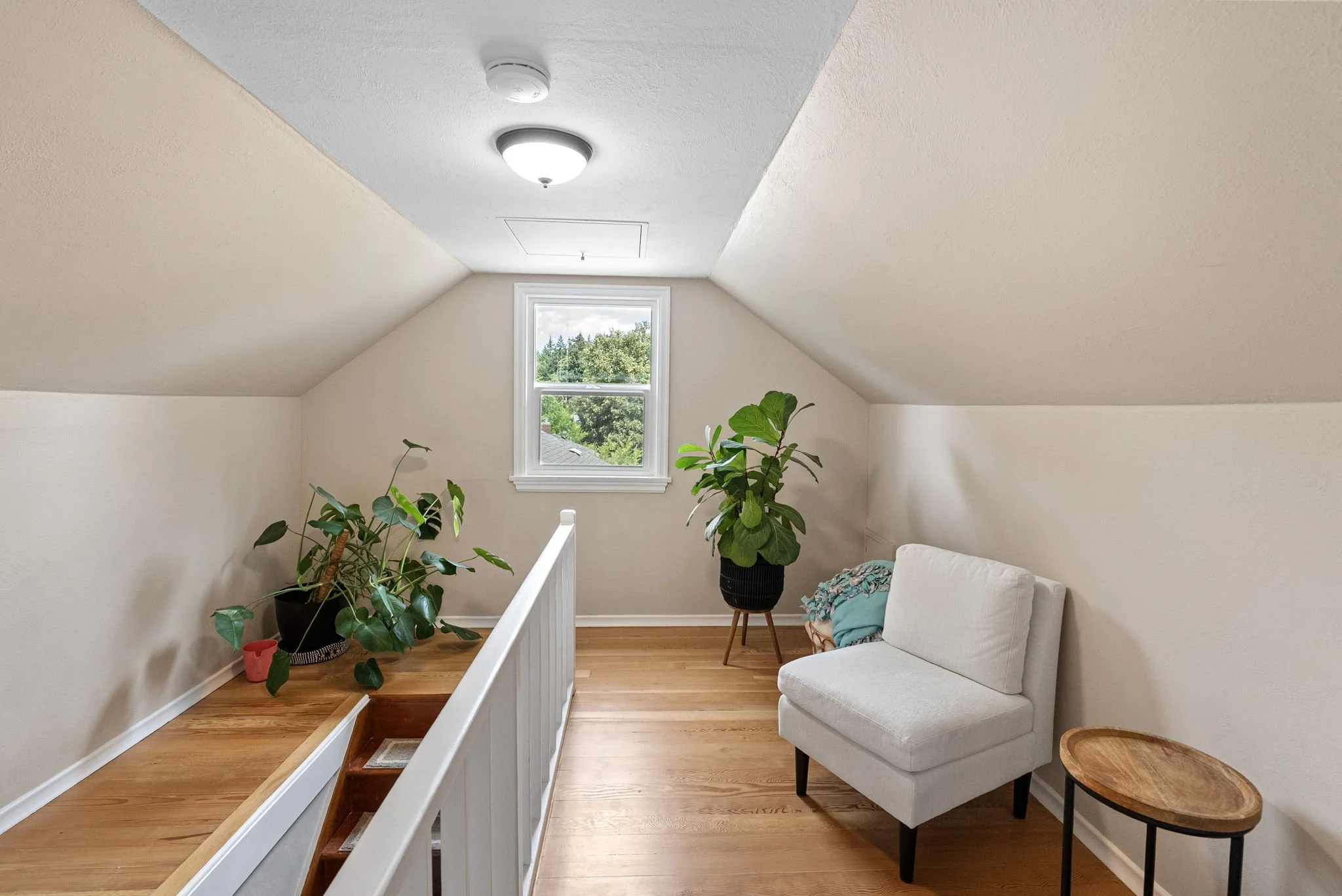 20-web-or-mls-224-bremerton-blvd.jpg