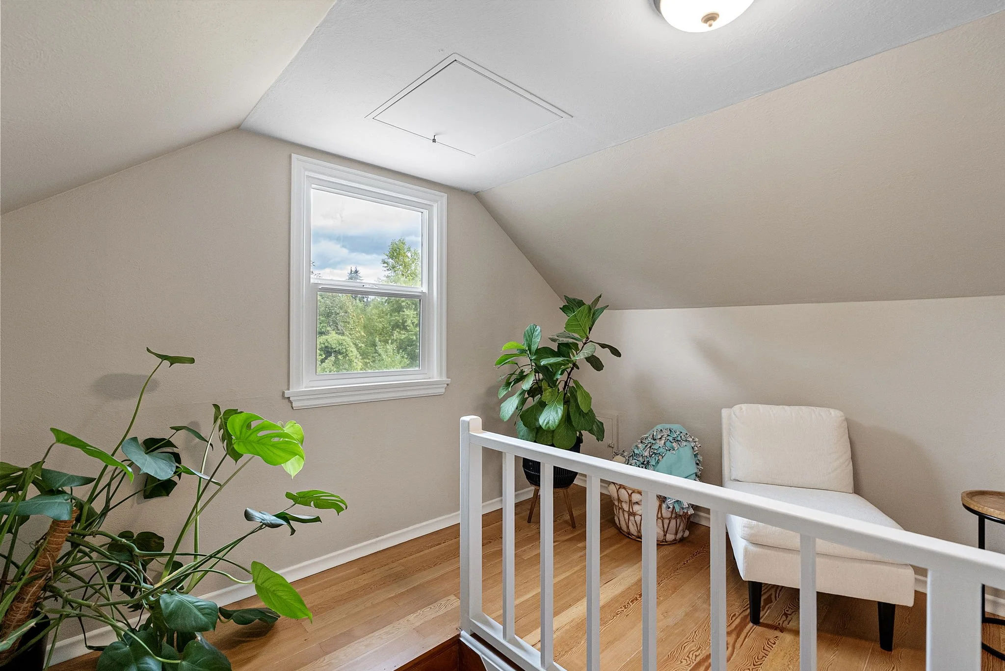 22-web-or-mls-224-bremerton-blvd.jpg