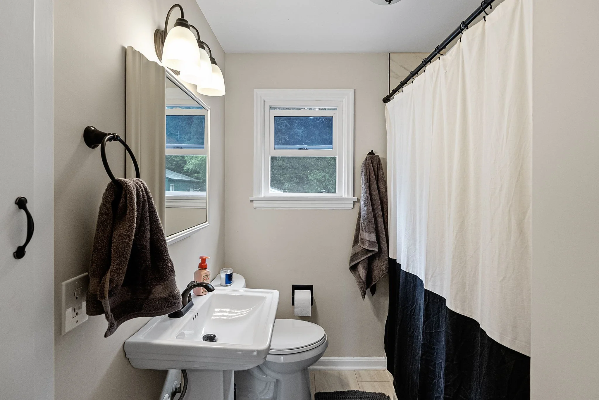24-web-or-mls-224-bremerton-blvd.jpg