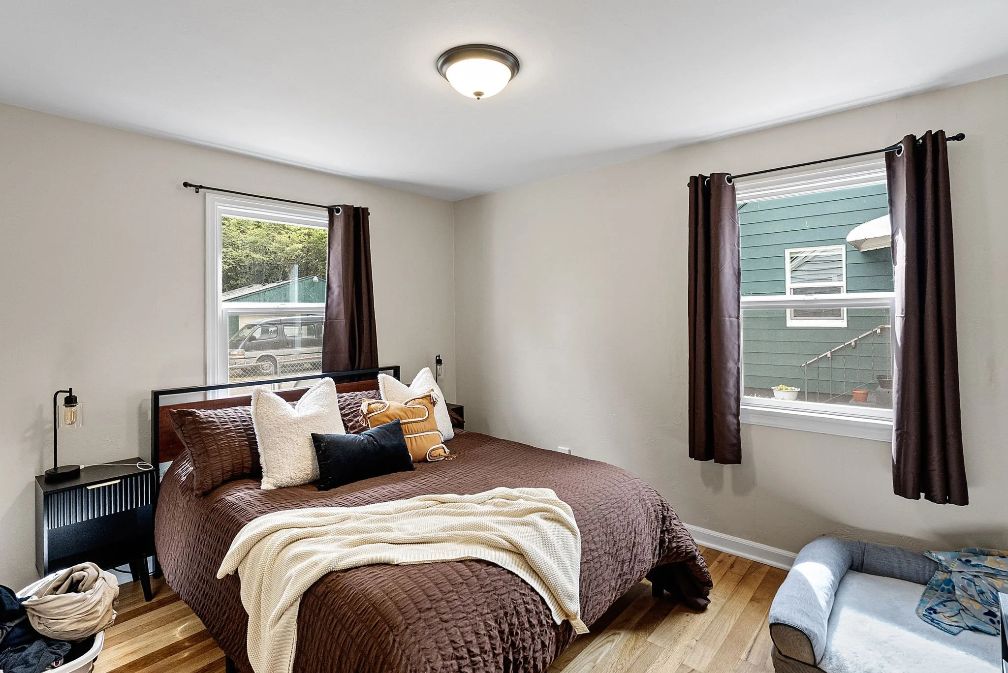 25-web-or-mls-224-bremerton-blvd.jpg