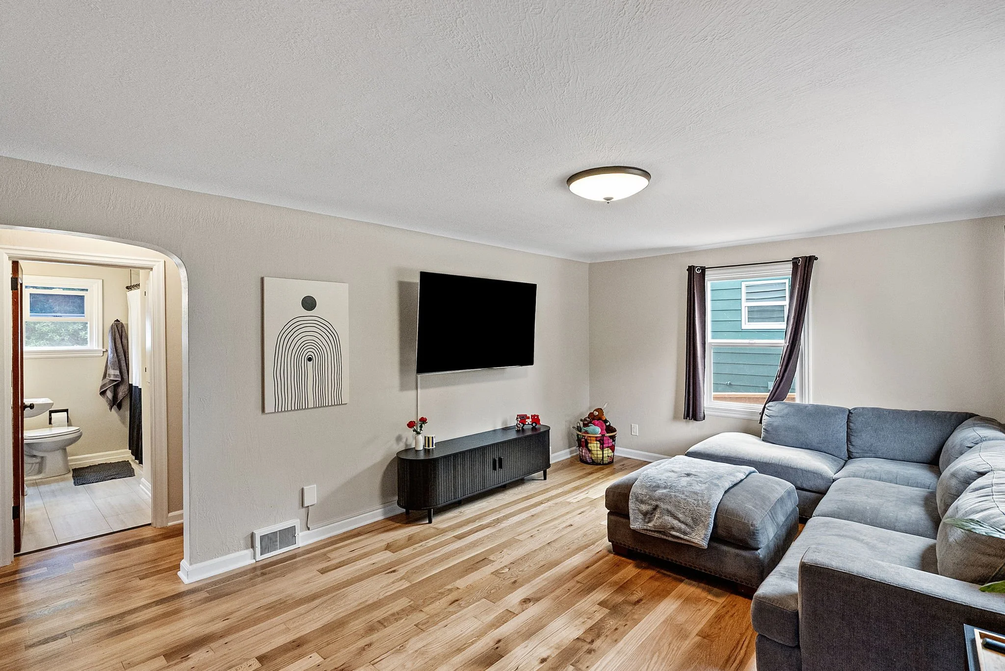 26-web-or-mls-224-bremerton-blvd.jpg