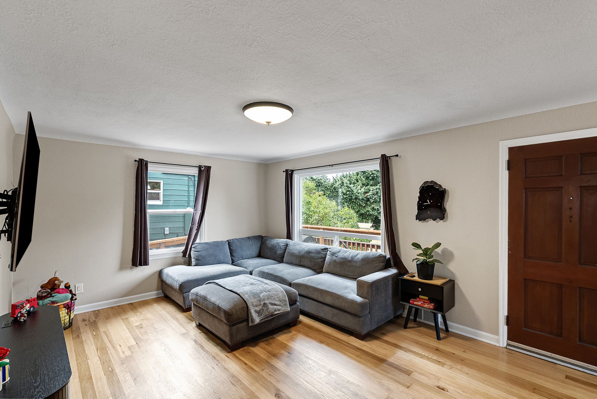 27-web-or-mls-224-bremerton-blvd.jpg