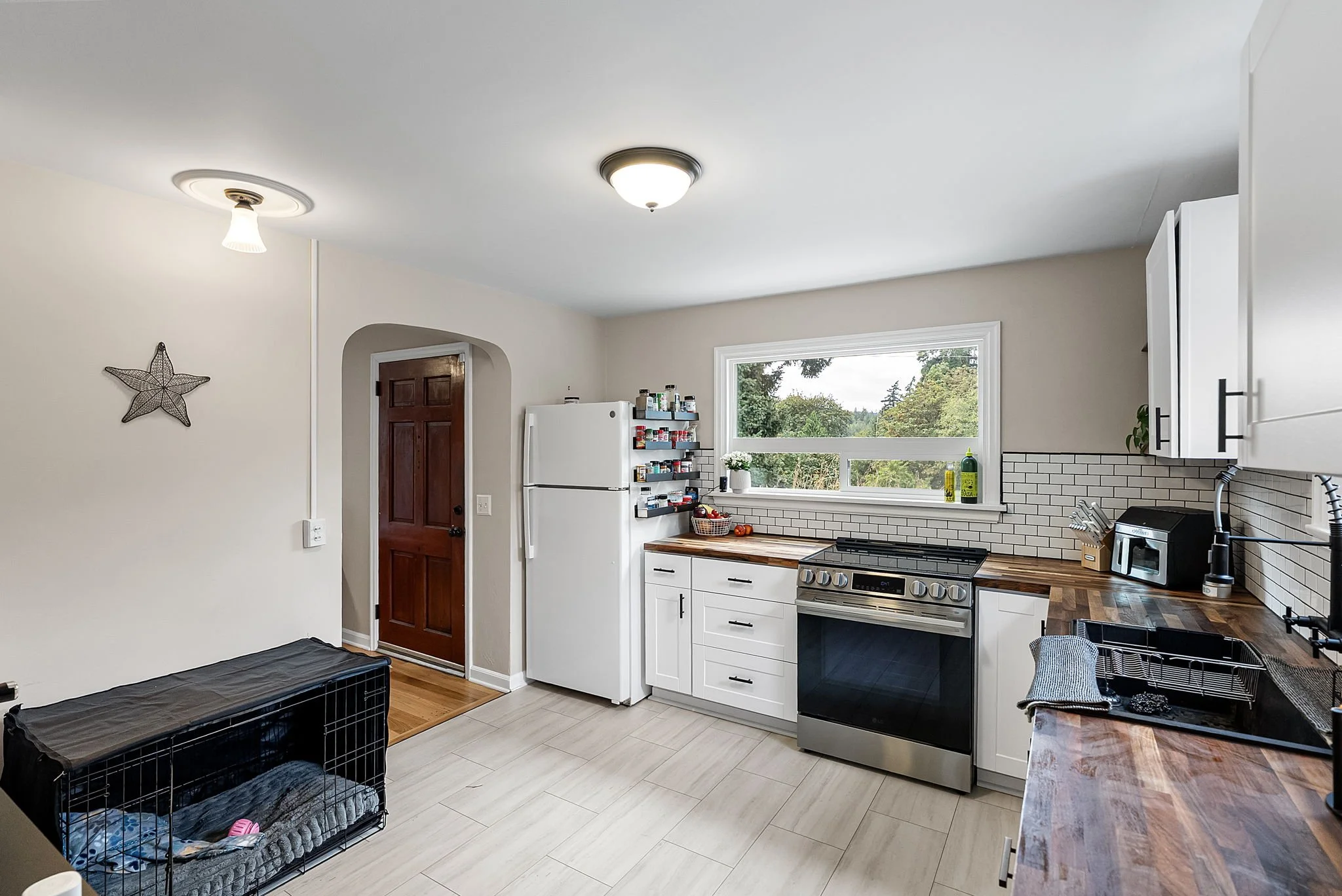 28-web-or-mls-224-bremerton-blvd.jpg