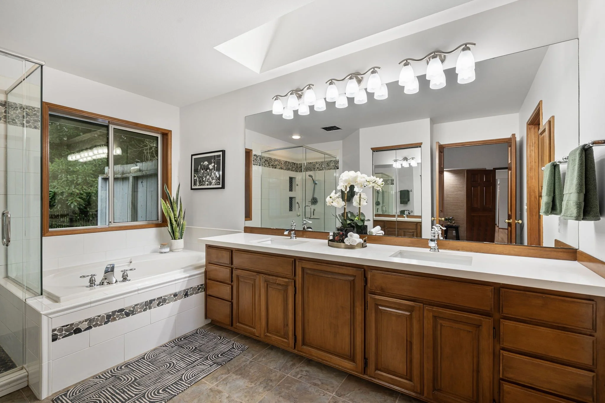 2-web-or-mls-7067-killeen-pl-sw.jpg