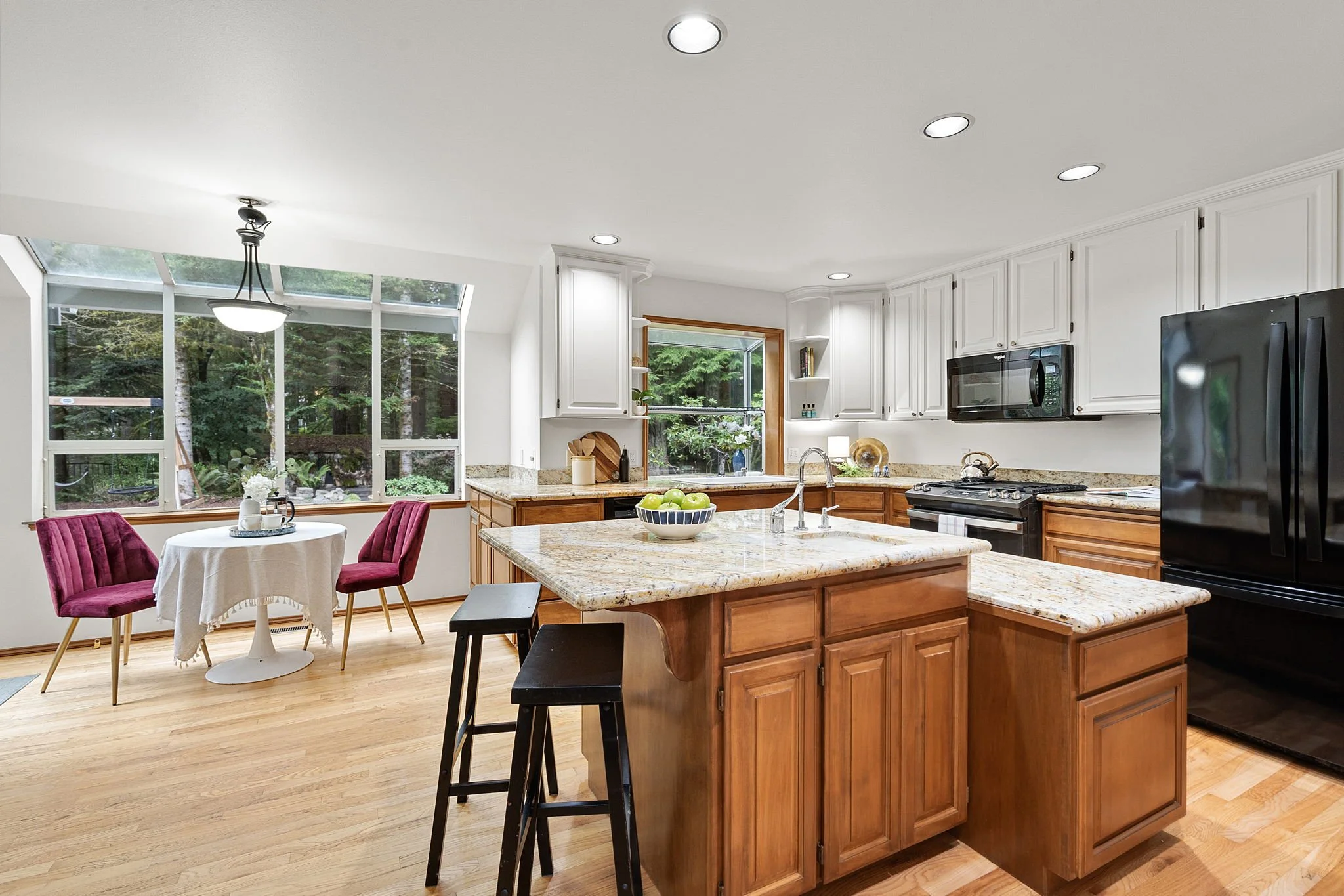 10-web-or-mls-7067-killeen-pl-sw.jpg