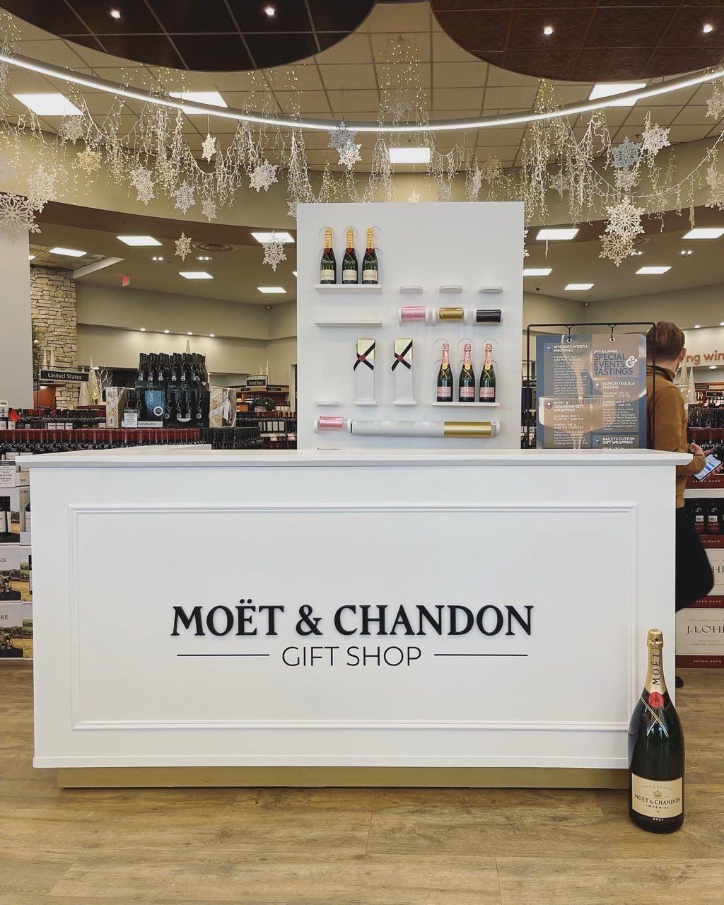 Moet_gift shop.jpeg