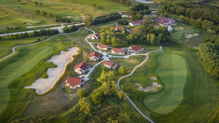 Aerial view of the Arborlinks’ cottages.