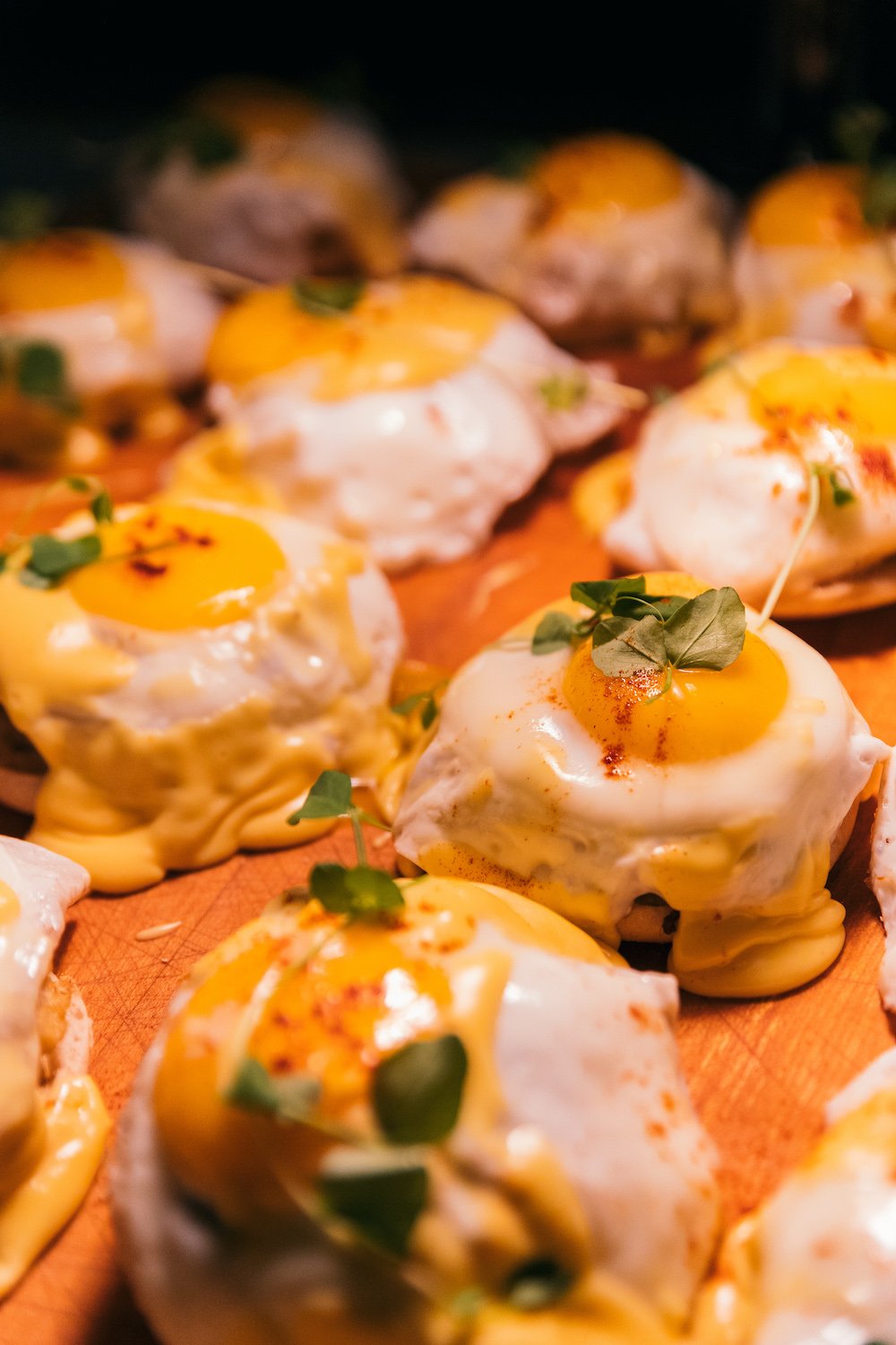 HC-breakfast_MG_fall_2021_GE0A2789-crab_cake_benedict.jpg