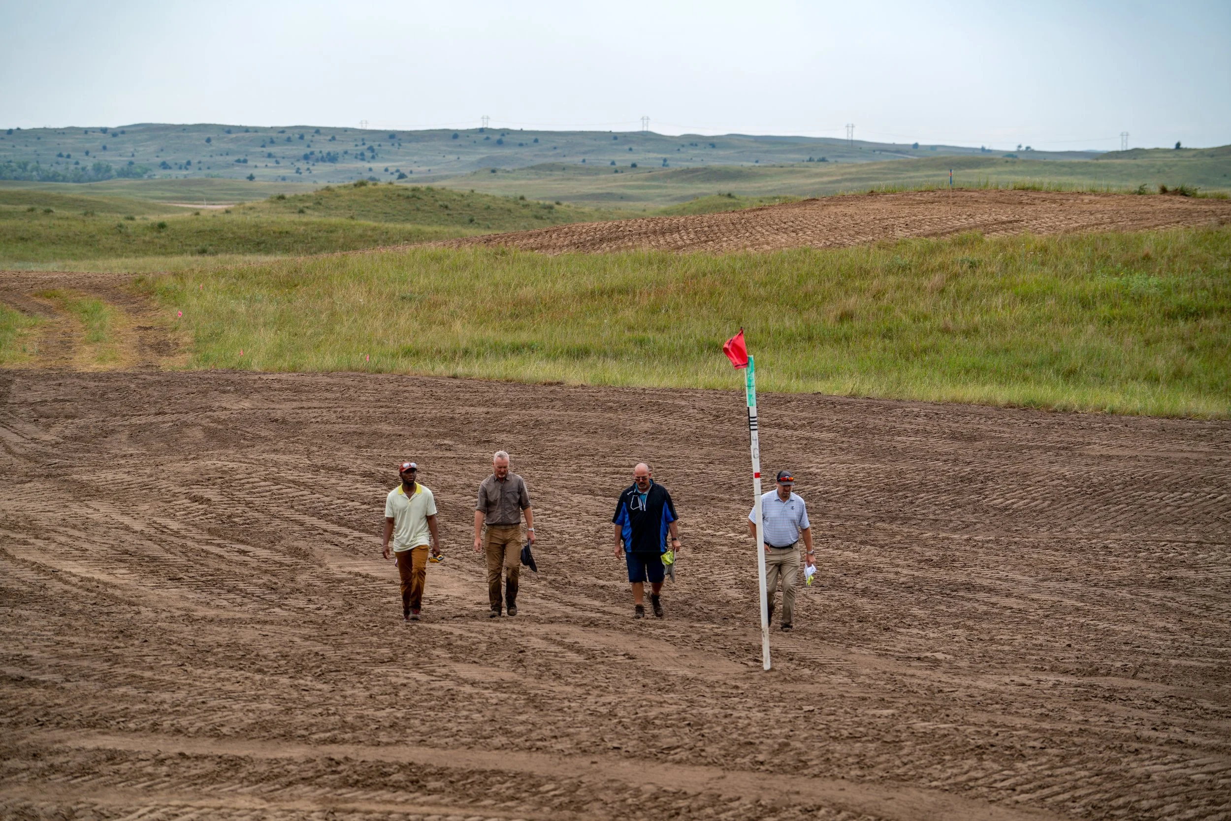 GB-DMK-Crew_On_Hole_4_Green-DSC8738.jpg