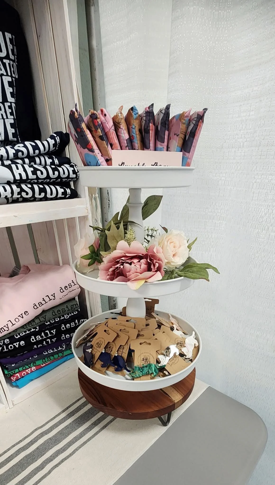 MyLove Daily Cats / MyLove Daily Designs - pet themed shirts, jewelry, bags, accessories, pet supplies like pet beds, bowls, etc. - Monroe, LA