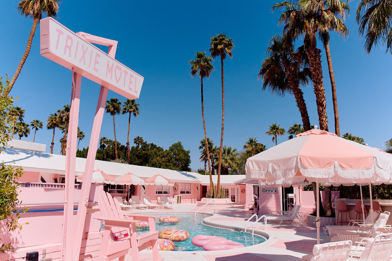 DFOUTS_20250410_LATIMES_CENTENNIAL-MOTEL_PROOFS_015.jpg