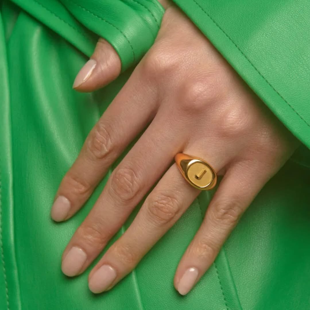๐ The best grad gifts? The ones that last.
Jewelry they’ll wear through every win, wave, and “what’s next.”
Silent Opus rings—bold, meaningful, and made to remember this moment.
DM us for details or browse the Silent