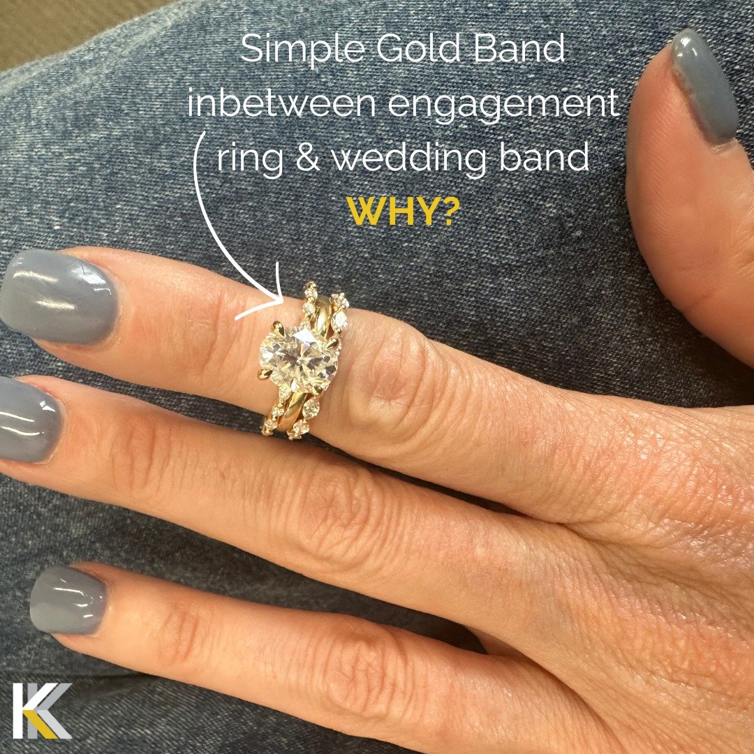 β¨LITTLE DETAIL, BIG IMPACT! β¨
Sometimes all it takes is a simple gold band between your engagement ring and wedding band to make the whole stack shine even brighter.
That little bit of separation? It gives each ring its own moment — and lets y