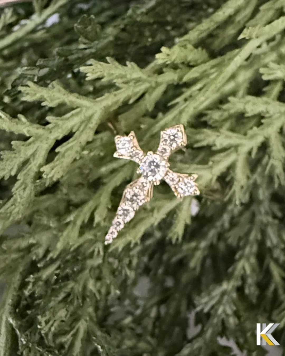 This yellow gold + diamond cross ring? STUN. NING.
Compliments incoming. Confidence included. ✨

Plus&hellip; matching earrings + pendant = the holiday trifecta you didn&rsquo;t know you needed. 🎄🎅

DM or text us for details!  262-338-1600!
