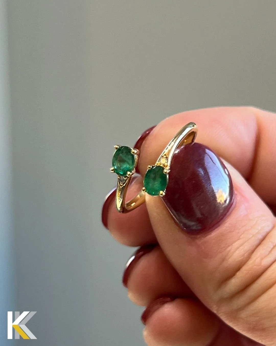 Hint of color, hint of diamond.
Where's our colored jewelry girls at?

Maybe give a little hint to someone special😏