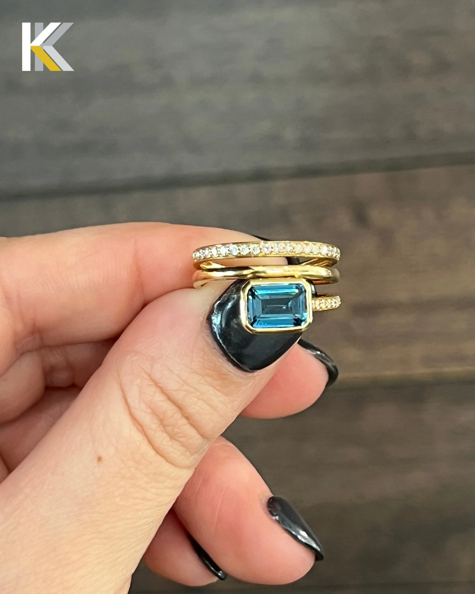 Helloooo Blue Topaz👌
Cool blues + icy sparkle? Say less. 💎💙