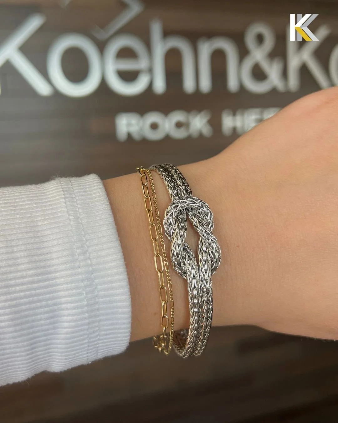 Flowers are great&hellip; for about 3 days.

But a John Hardy Love Knot piece? It&rsquo;ll stick around.😎

This Mother&rsquo;s Day, why not go with something that doesn&rsquo;t wilt.🤘💛

Take a look around thru the link in our bio.

#koehnandkoehn 