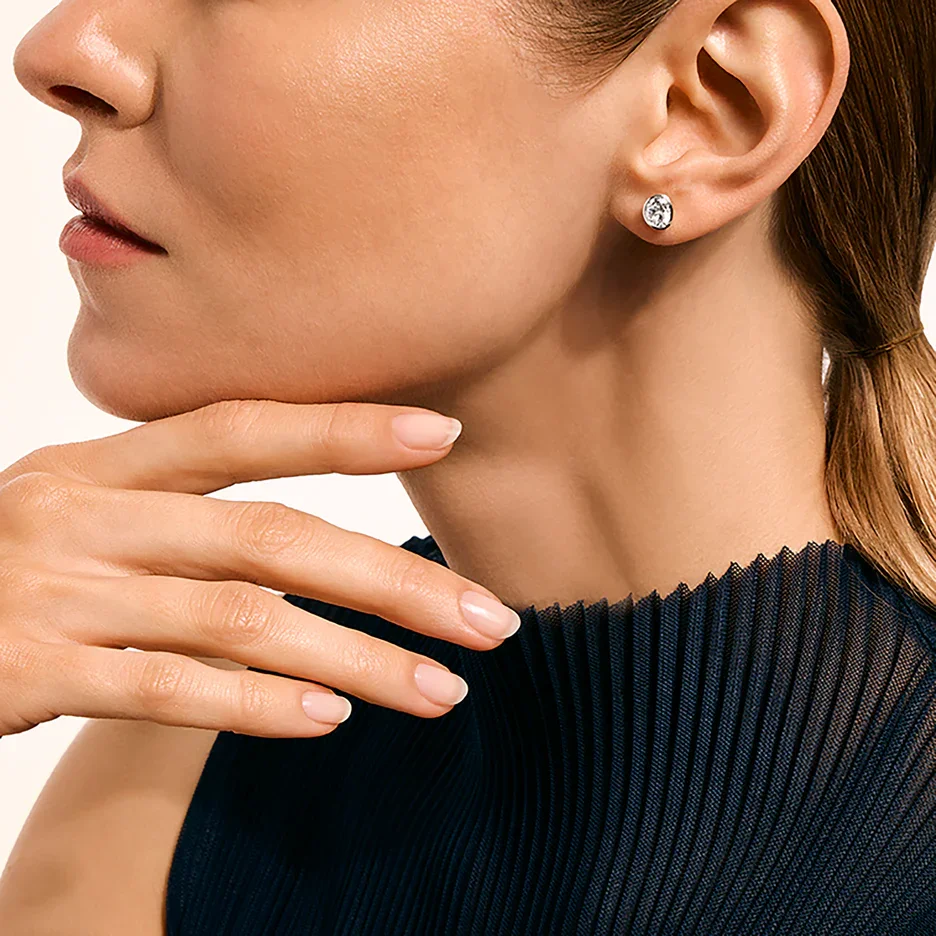 stud earrings 3.webp